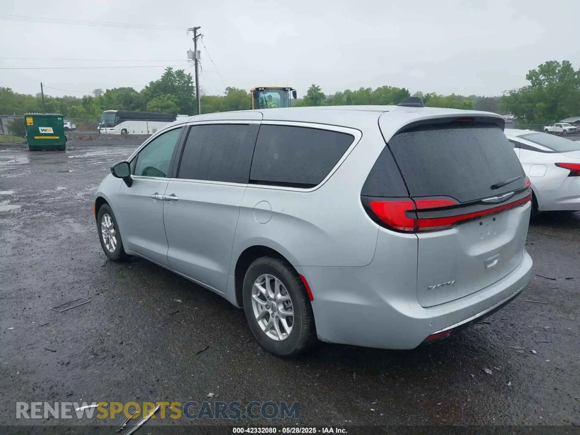 3 Photograph of a damaged car 2C4RC1BG2RR162195 CHRYSLER PACIFICA 2024