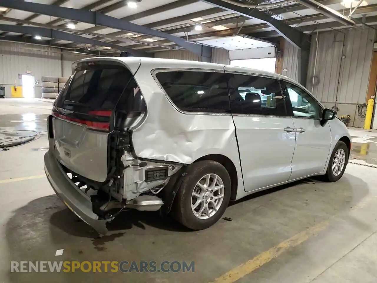 3 Photograph of a damaged car 2C4RC1BG2RR172872 CHRYSLER PACIFICA 2024
