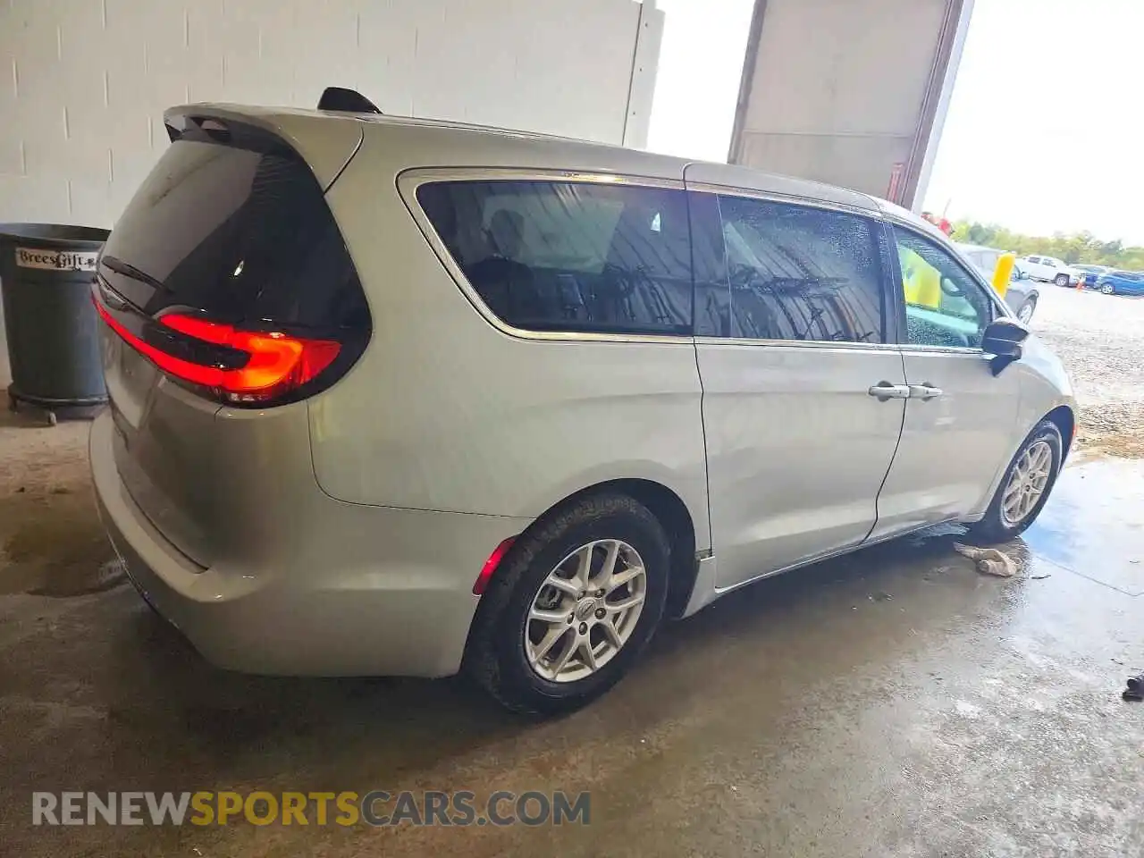 3 Фотография поврежденного автомобиля 2C4RC1BG2RR182544 CHRYSLER PACIFICA 2024