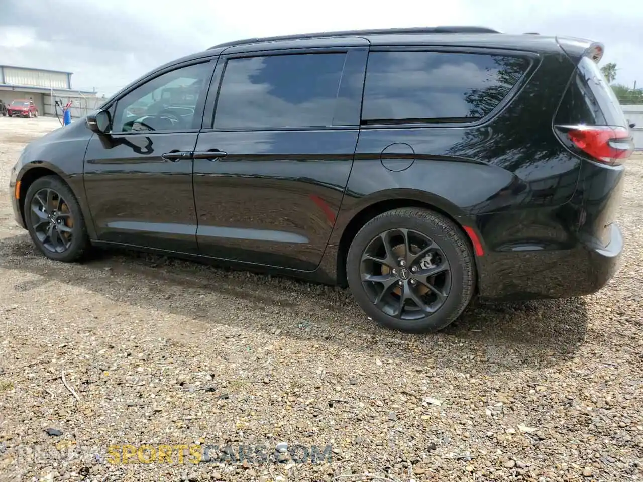 2 Photograph of a damaged car 2C4RC1BG2RR190336 CHRYSLER PACIFICA 2024