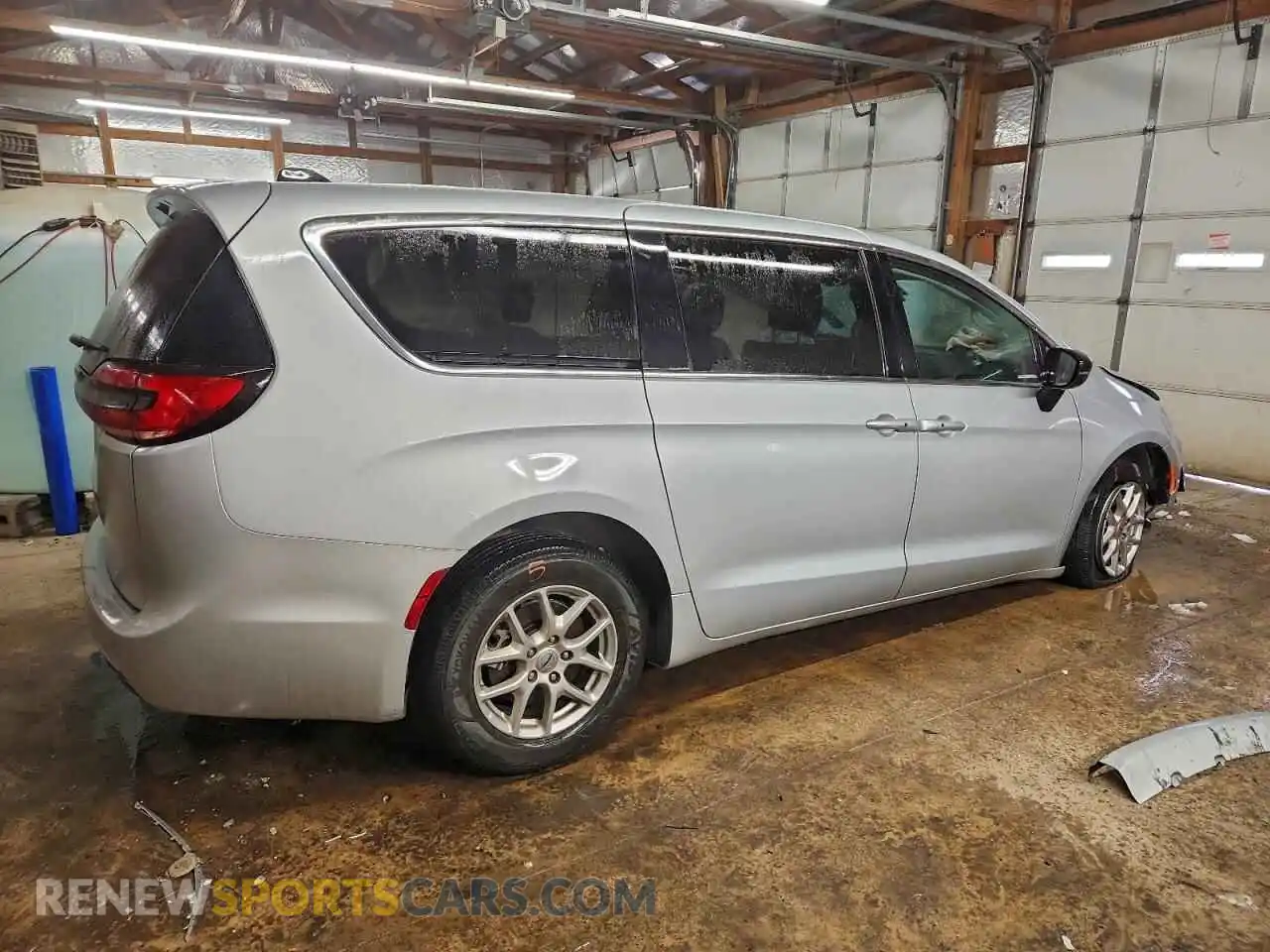 3 Photograph of a damaged car 2C4RC1BG3RR159242 CHRYSLER PACIFICA 2024