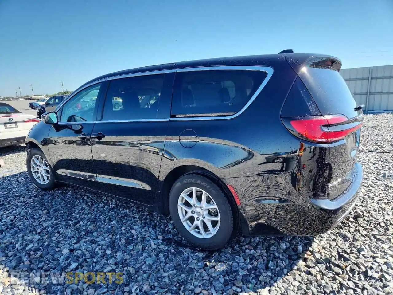 2 Photograph of a damaged car 2C4RC1BG3RR162688 CHRYSLER PACIFICA 2024