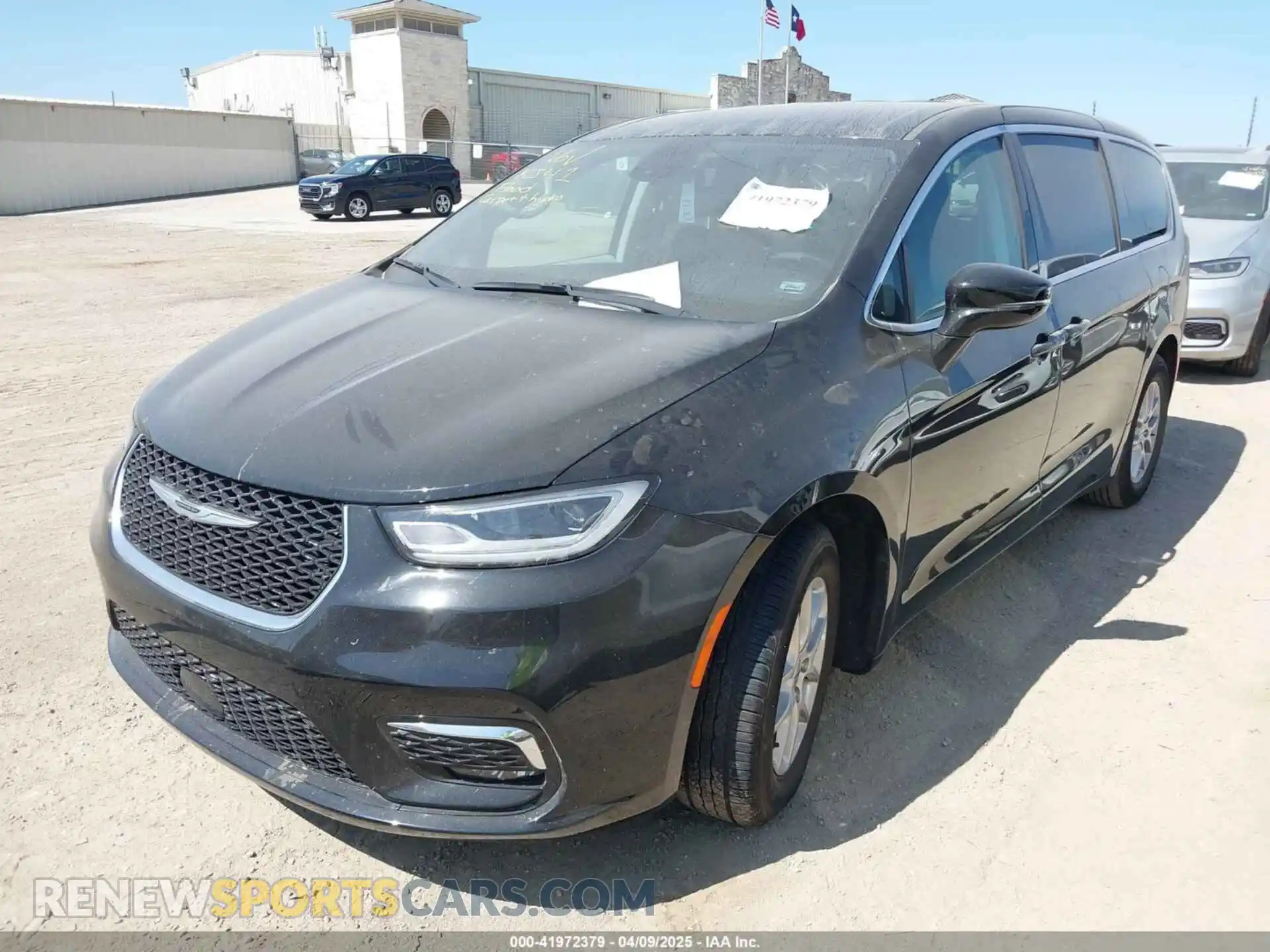 2 Photograph of a damaged car 2C4RC1BG3RR186795 CHRYSLER PACIFICA 2024