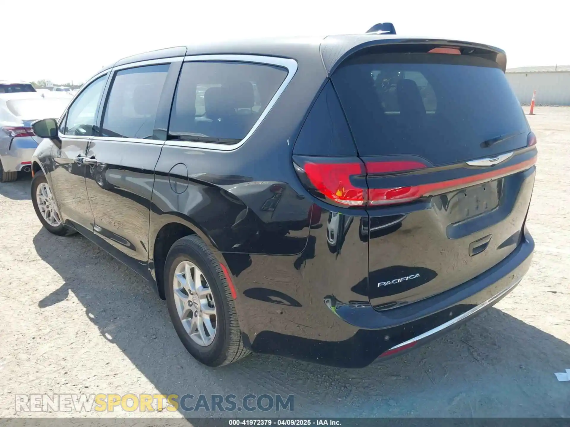 3 Photograph of a damaged car 2C4RC1BG3RR186795 CHRYSLER PACIFICA 2024