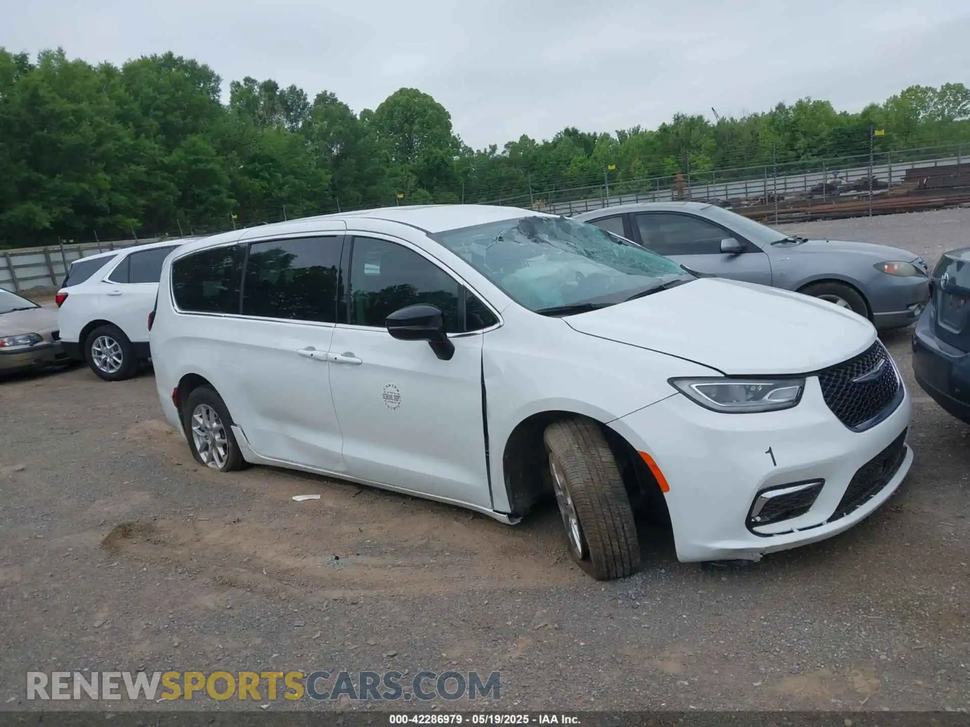 1 Photograph of a damaged car 2C4RC1BG3RR202770 CHRYSLER PACIFICA 2024