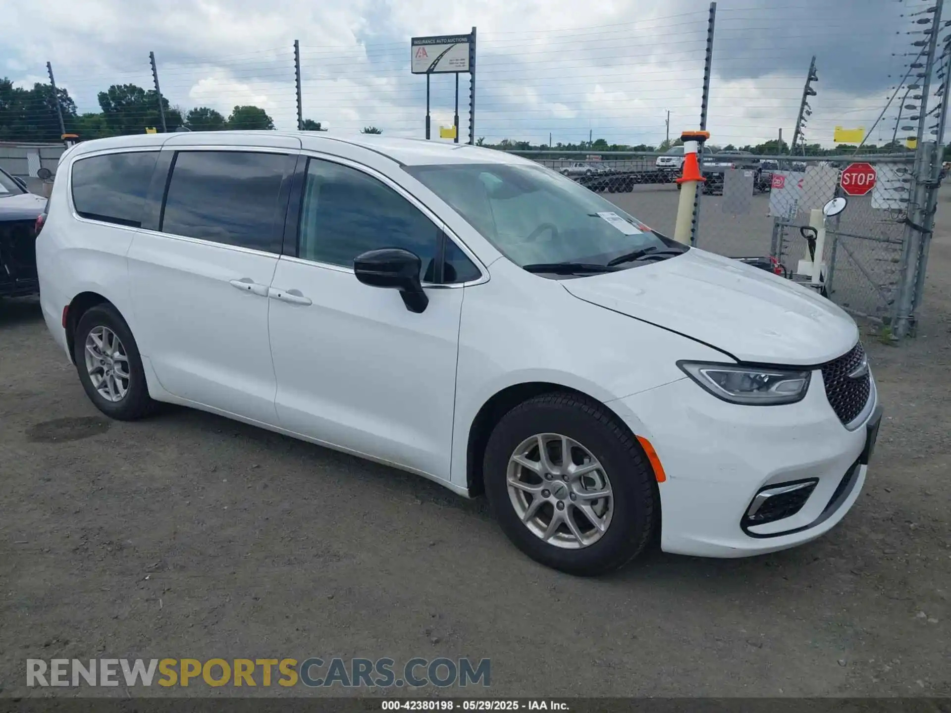 1 Photograph of a damaged car 2C4RC1BG4RR163235 CHRYSLER PACIFICA 2024