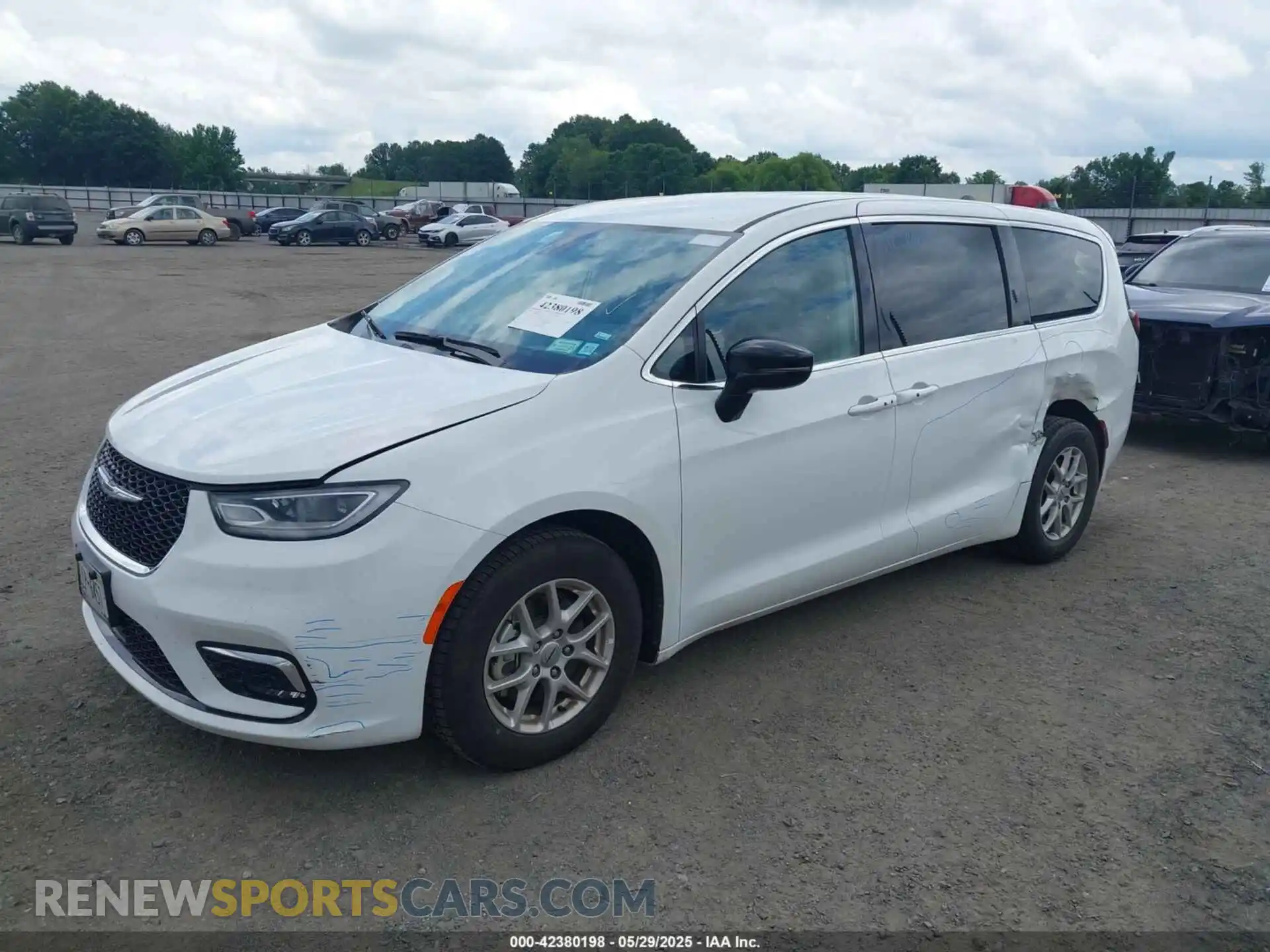 2 Photograph of a damaged car 2C4RC1BG4RR163235 CHRYSLER PACIFICA 2024
