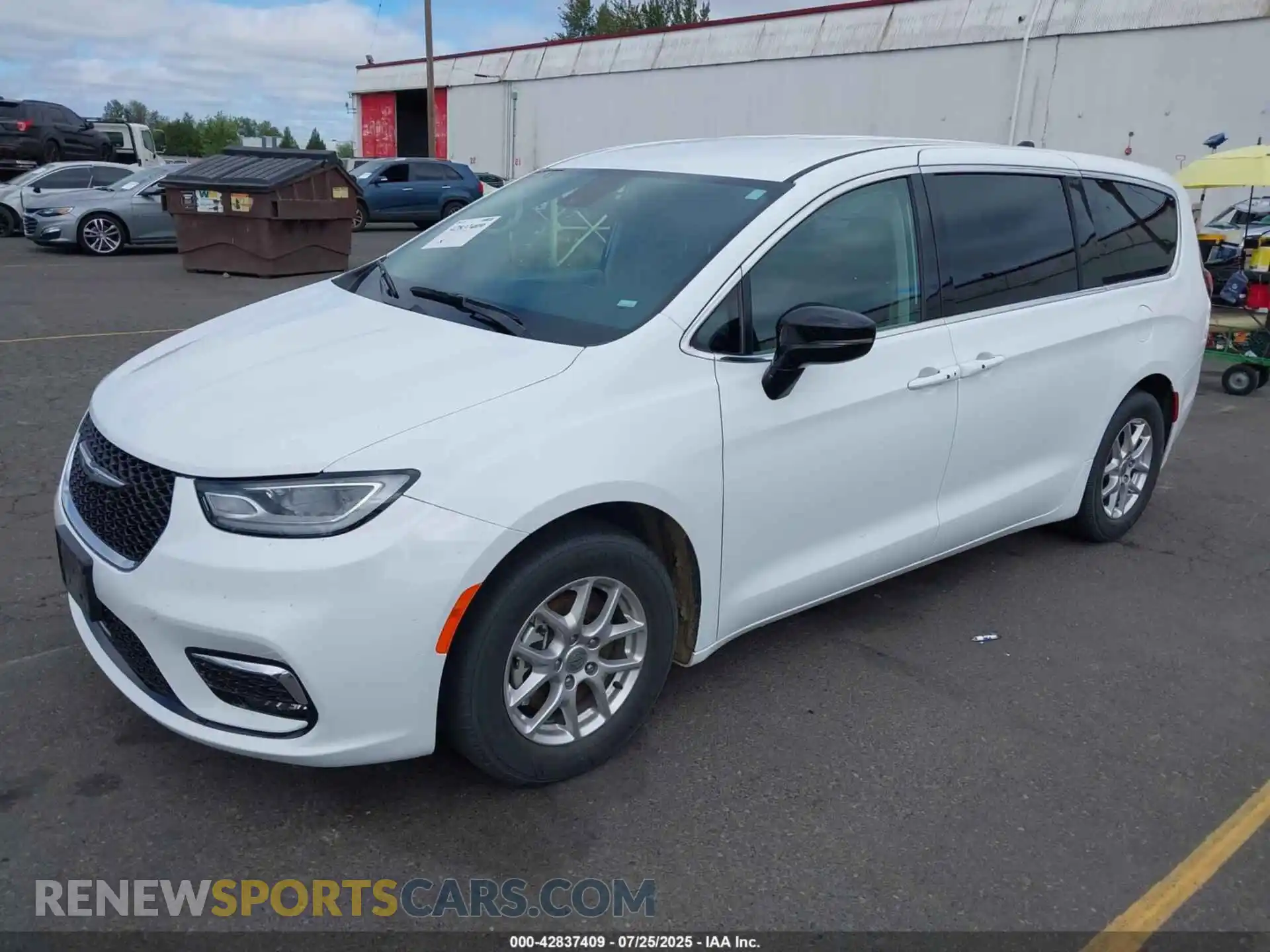 2 Photograph of a damaged car 2C4RC1BG5RR125951 CHRYSLER PACIFICA 2024