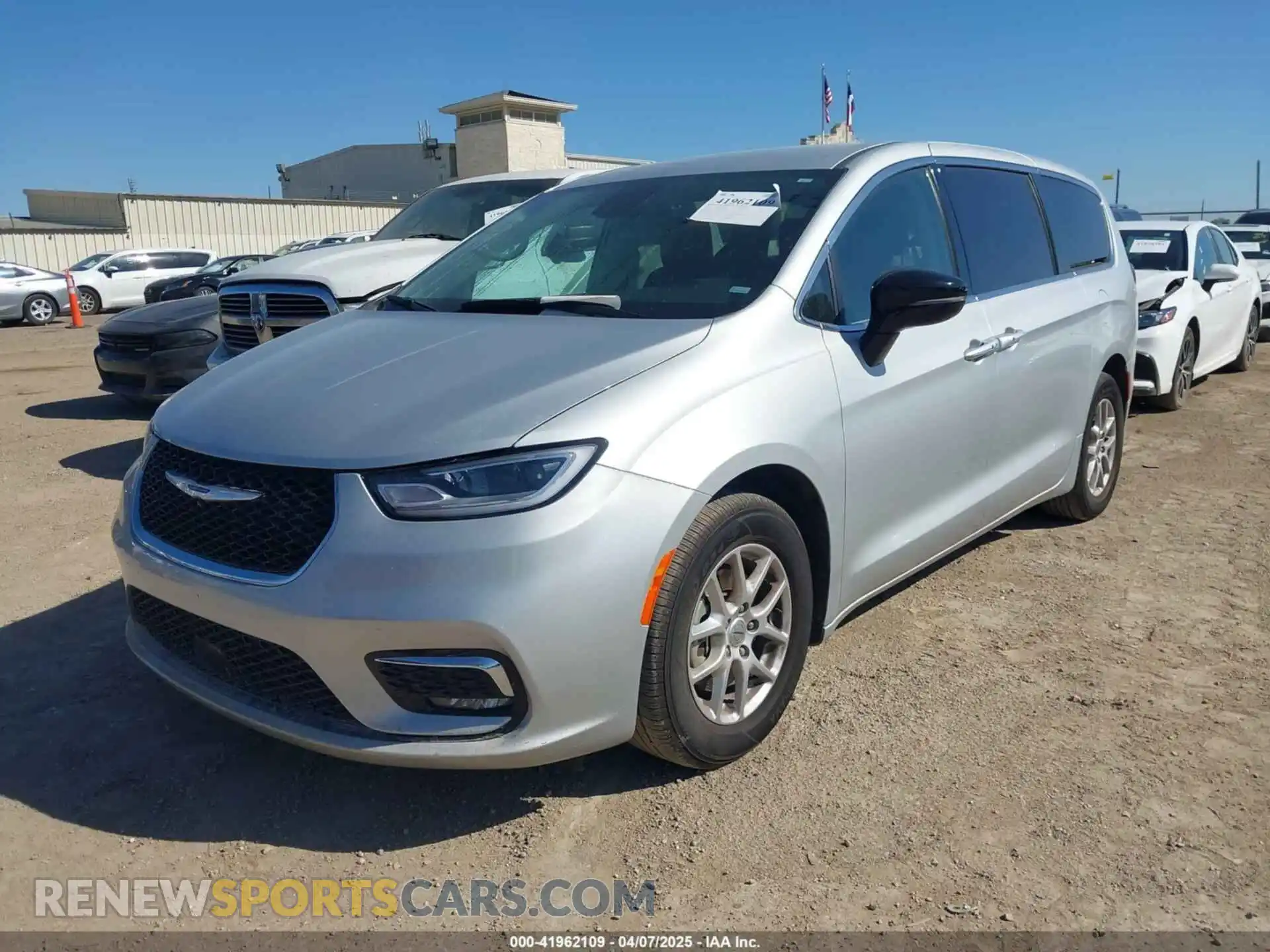 2 Photograph of a damaged car 2C4RC1BG5RR140451 CHRYSLER PACIFICA 2024