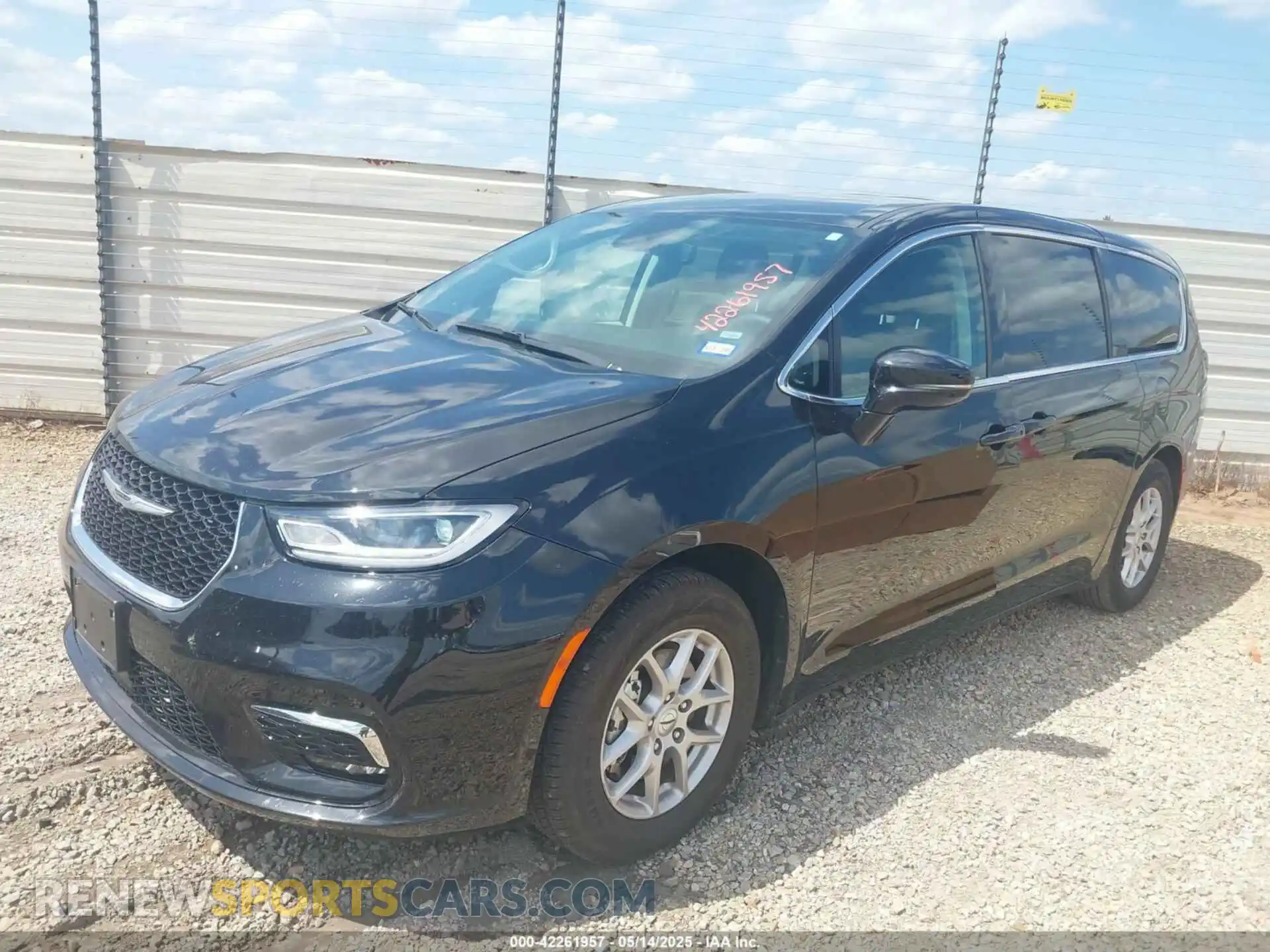 2 fotografías del automóvil dañado 2C4RC1BG5RR143821 CHRYSLER PACIFICA 2024