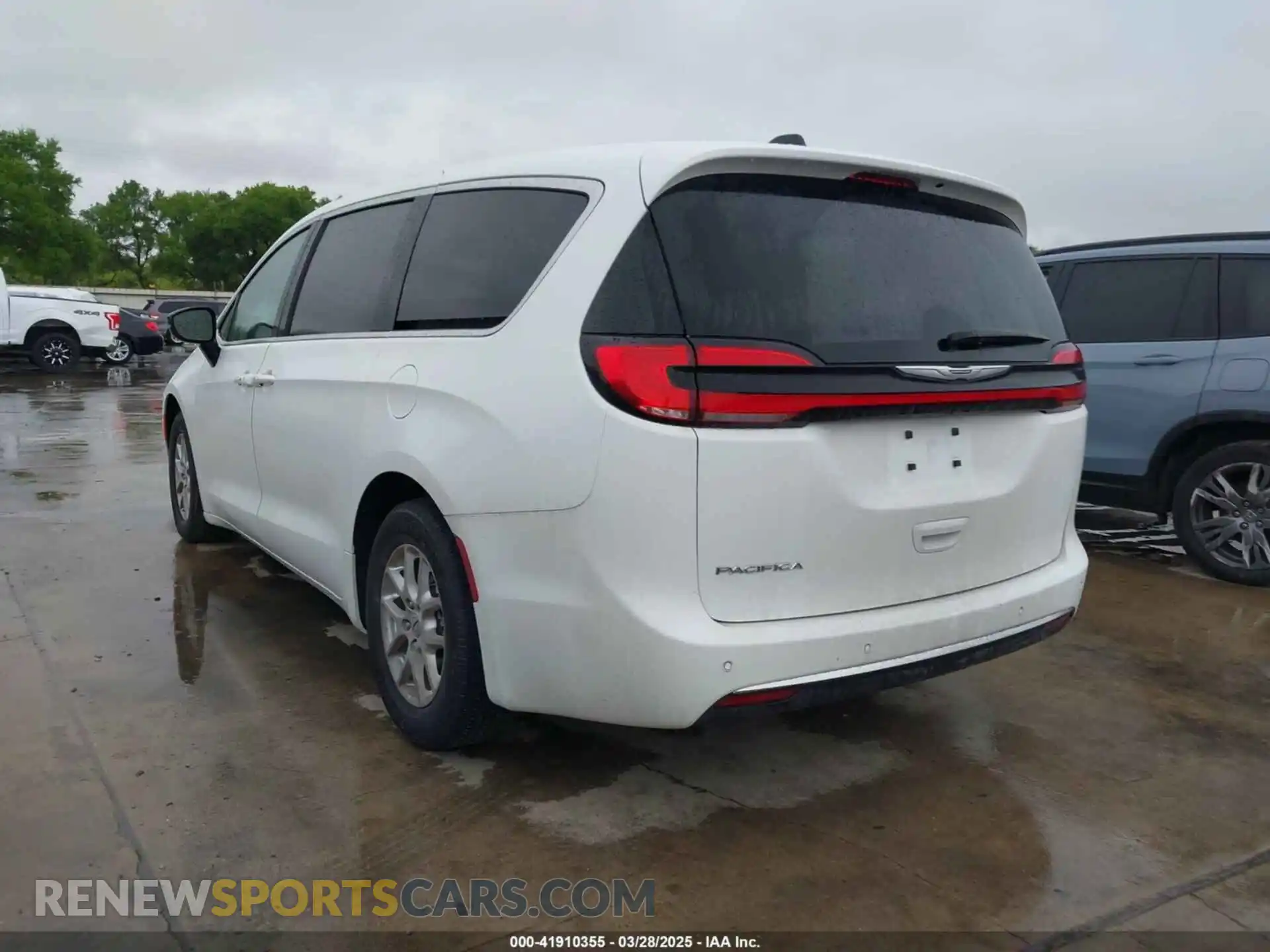 3 Photograph of a damaged car 2C4RC1BG5RR149022 CHRYSLER PACIFICA 2024
