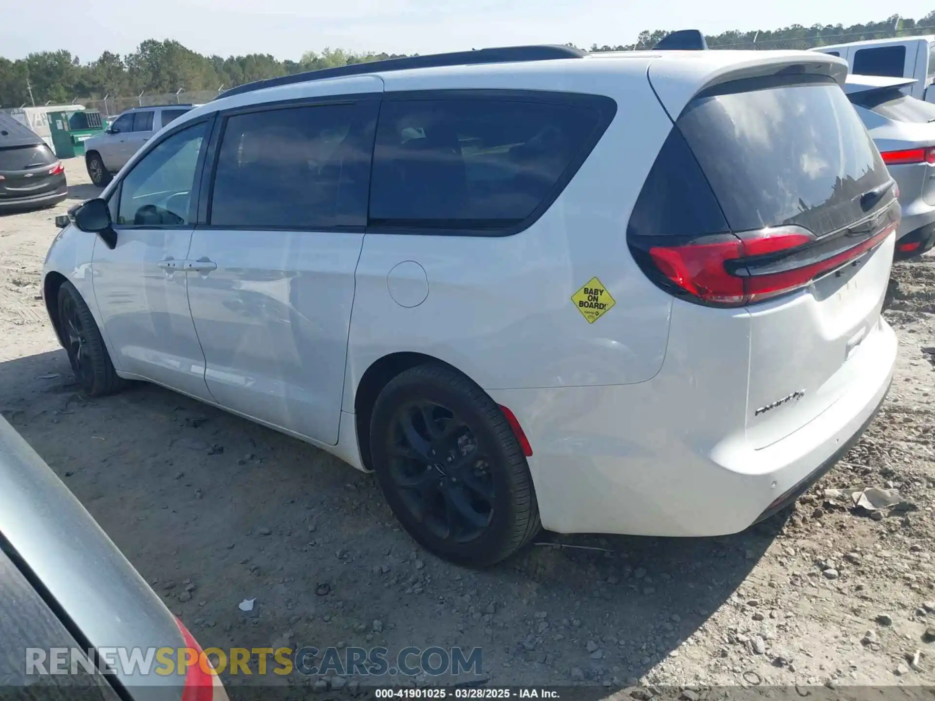 3 Photograph of a damaged car 2C4RC1BG6RR117003 CHRYSLER PACIFICA 2024