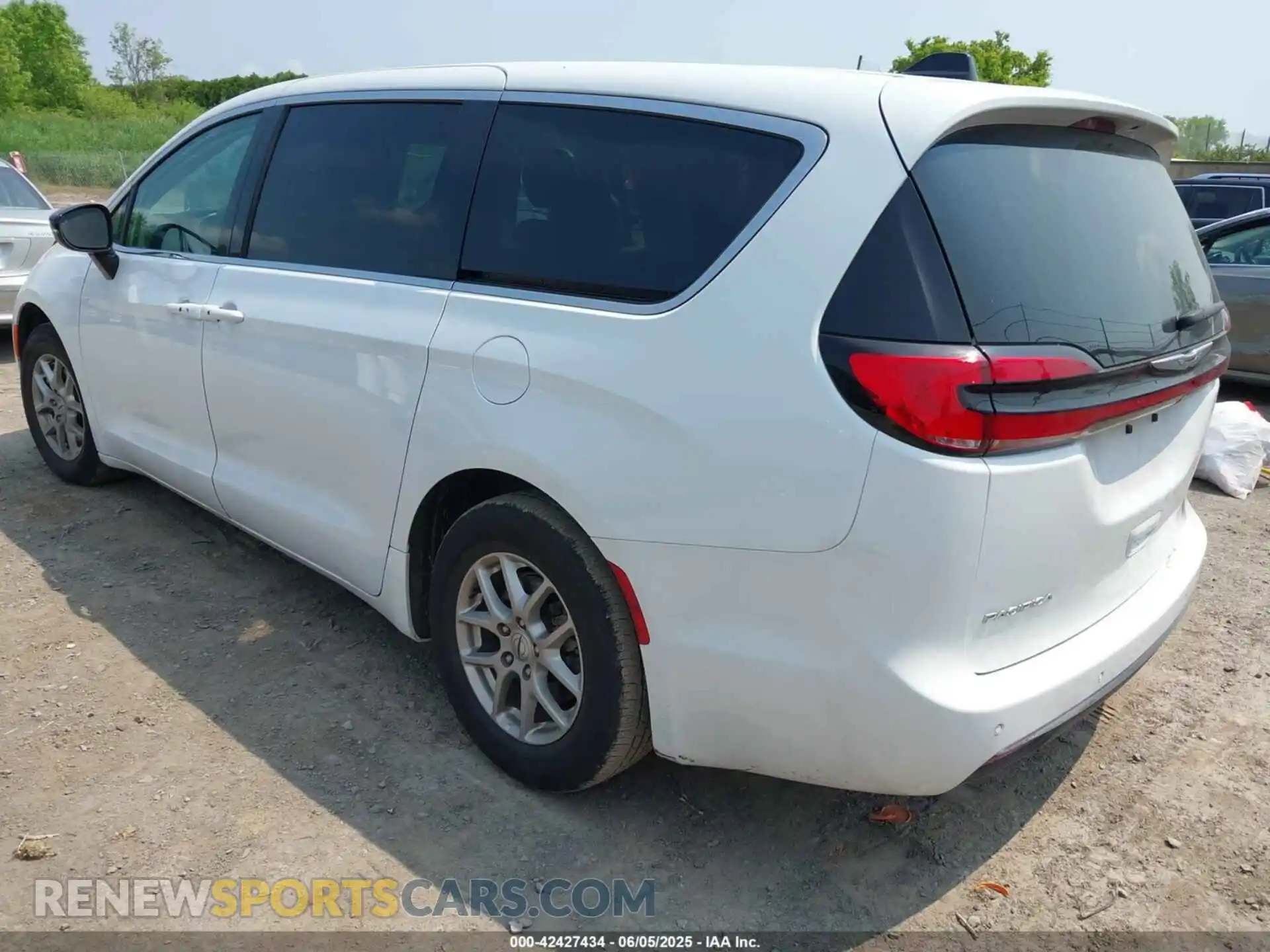3 Photograph of a damaged car 2C4RC1BG6RR124775 CHRYSLER PACIFICA 2024