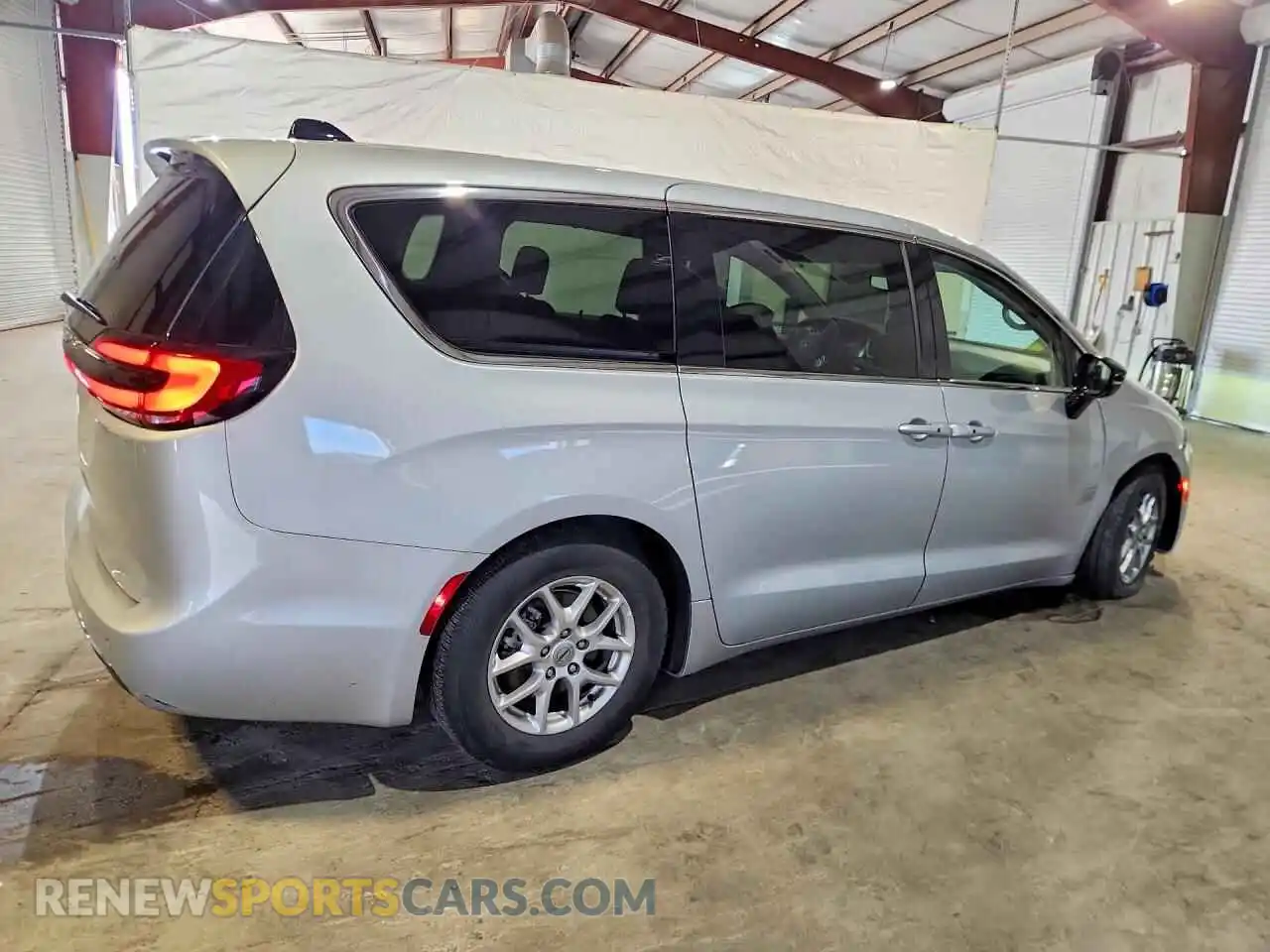 3 Фотография поврежденного автомобиля 2C4RC1BG6RR125506 CHRYSLER PACIFICA 2024