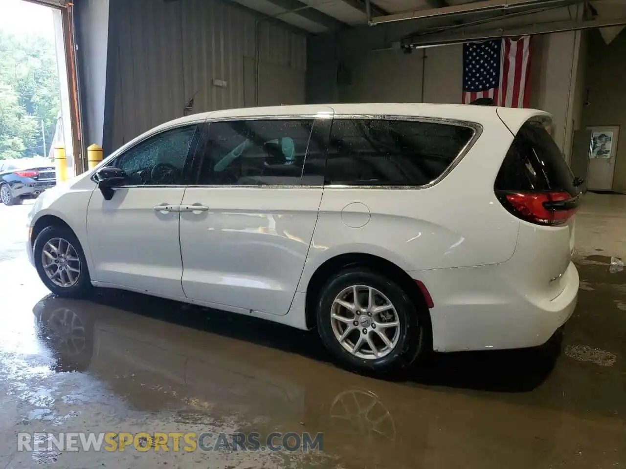 2 Photograph of a damaged car 2C4RC1BG6RR164113 CHRYSLER PACIFICA 2024