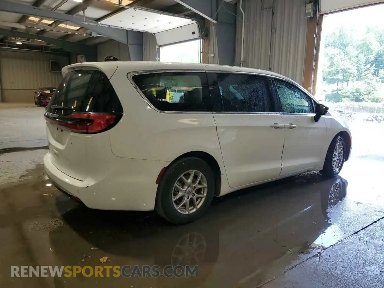 3 Photograph of a damaged car 2C4RC1BG6RR164113 CHRYSLER PACIFICA 2024