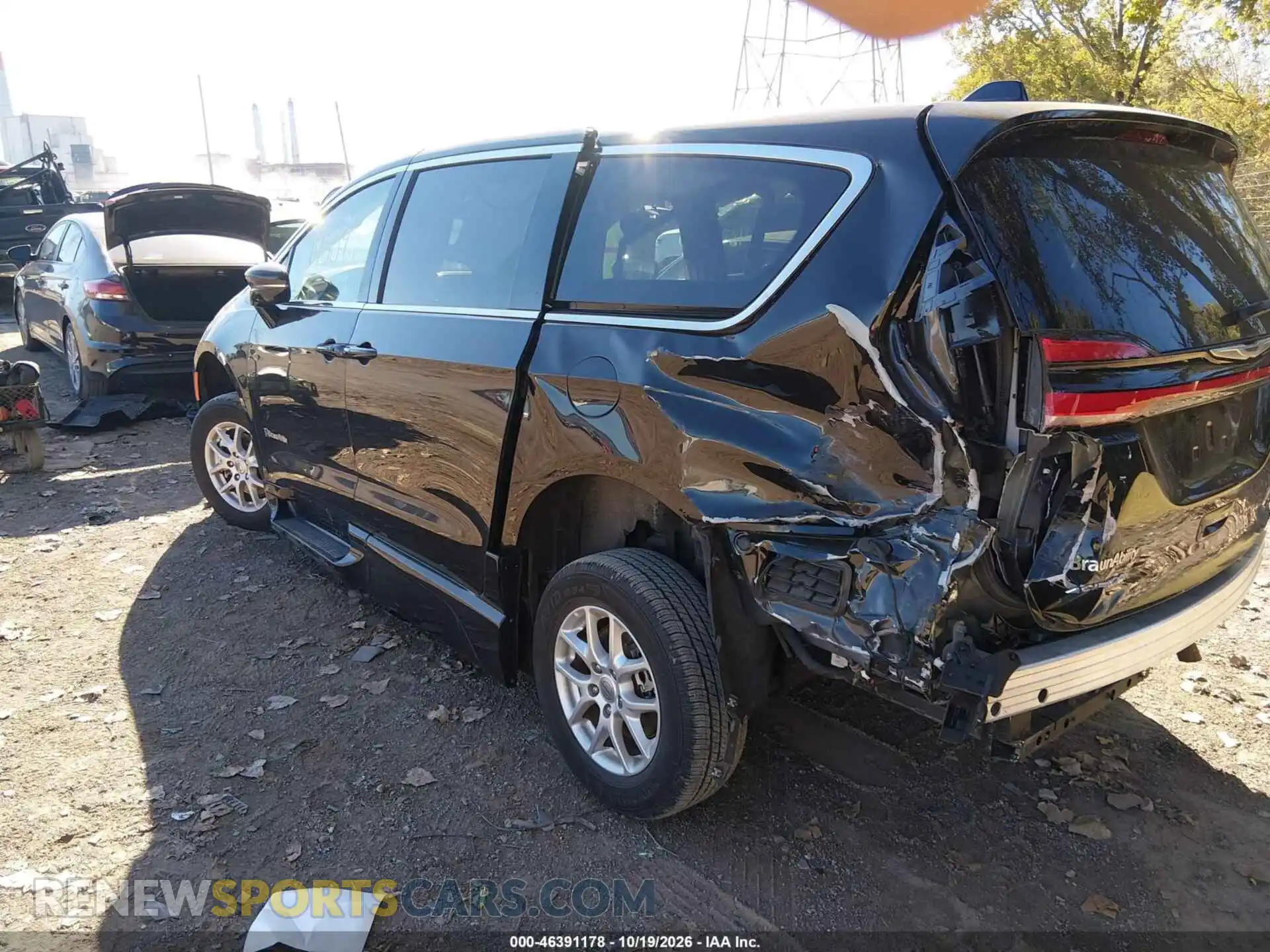 3 Photograph of a damaged car 2C4RC1BG8RR100607 CHRYSLER PACIFICA 2024