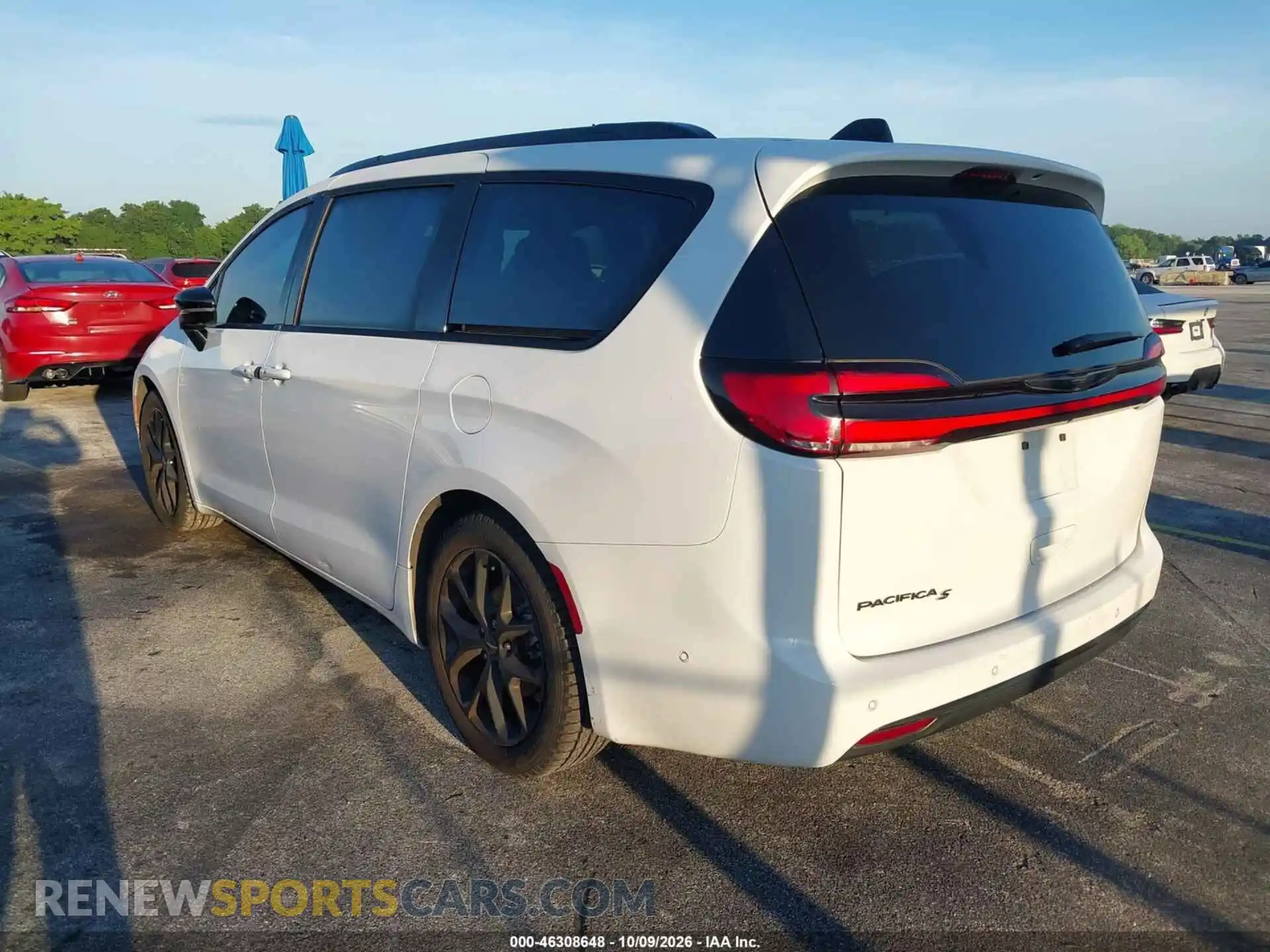 3 Фотография поврежденного автомобиля 2C4RC1BG8RR117536 CHRYSLER PACIFICA 2024