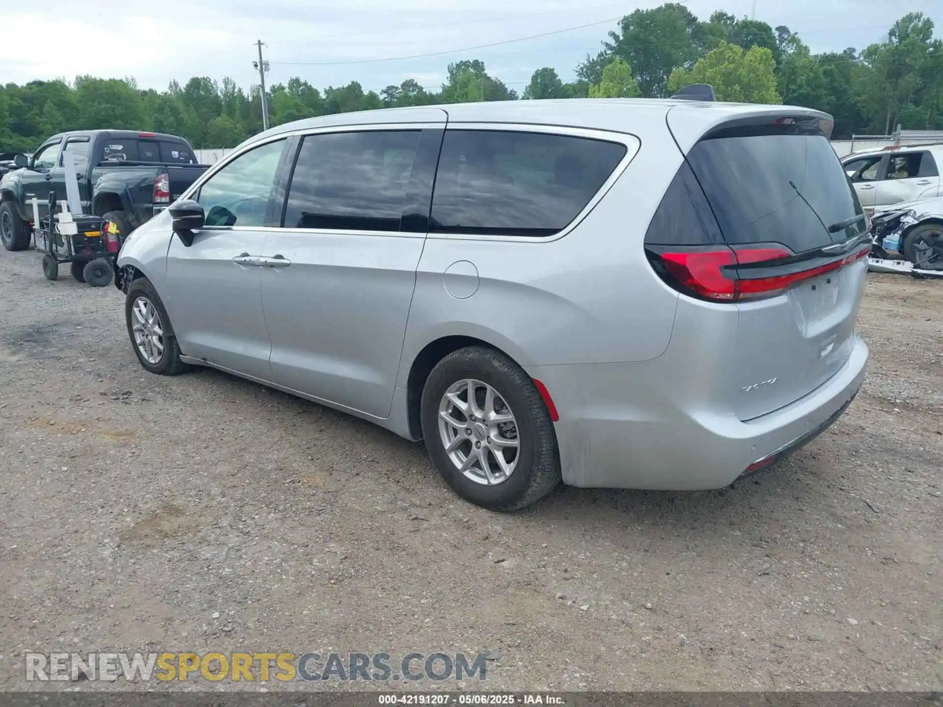 3 Photograph of a damaged car 2C4RC1BG8RR132876 CHRYSLER PACIFICA 2024