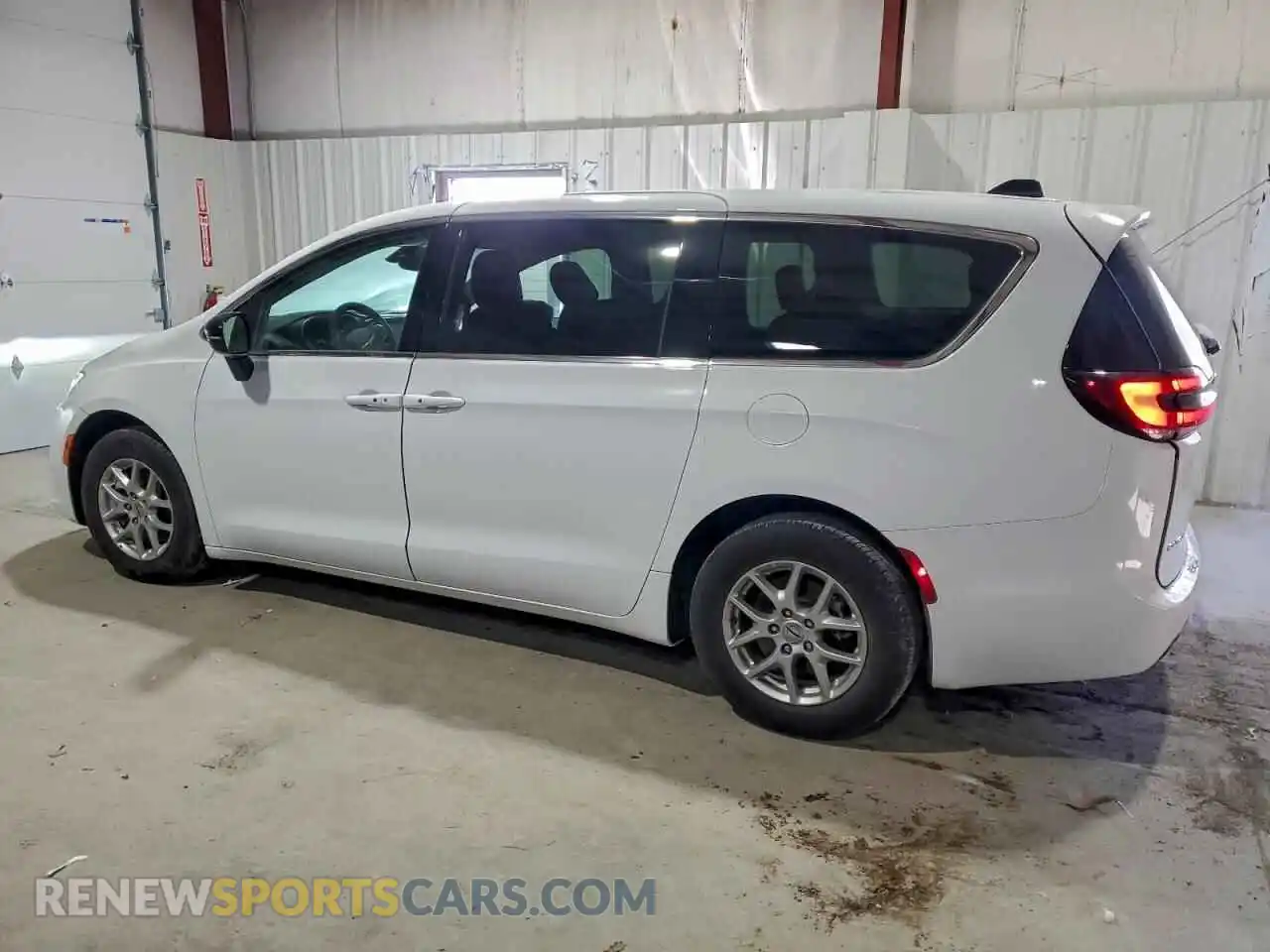 2 Photograph of a damaged car 2C4RC1BG8RR146454 CHRYSLER PACIFICA 2024