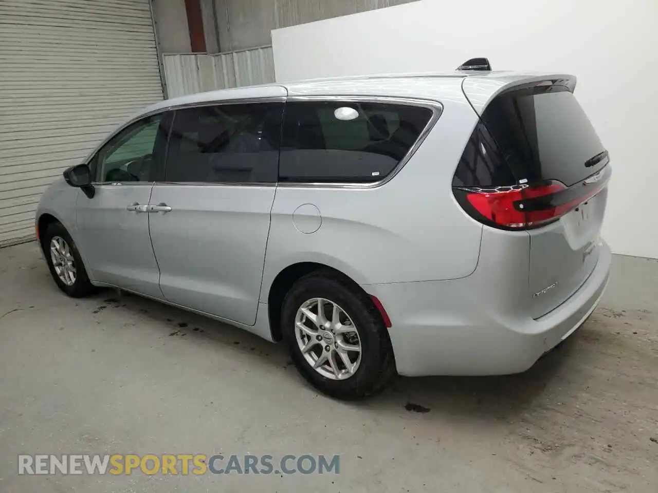 2 Photograph of a damaged car 2C4RC1BG8RR155977 CHRYSLER PACIFICA 2024