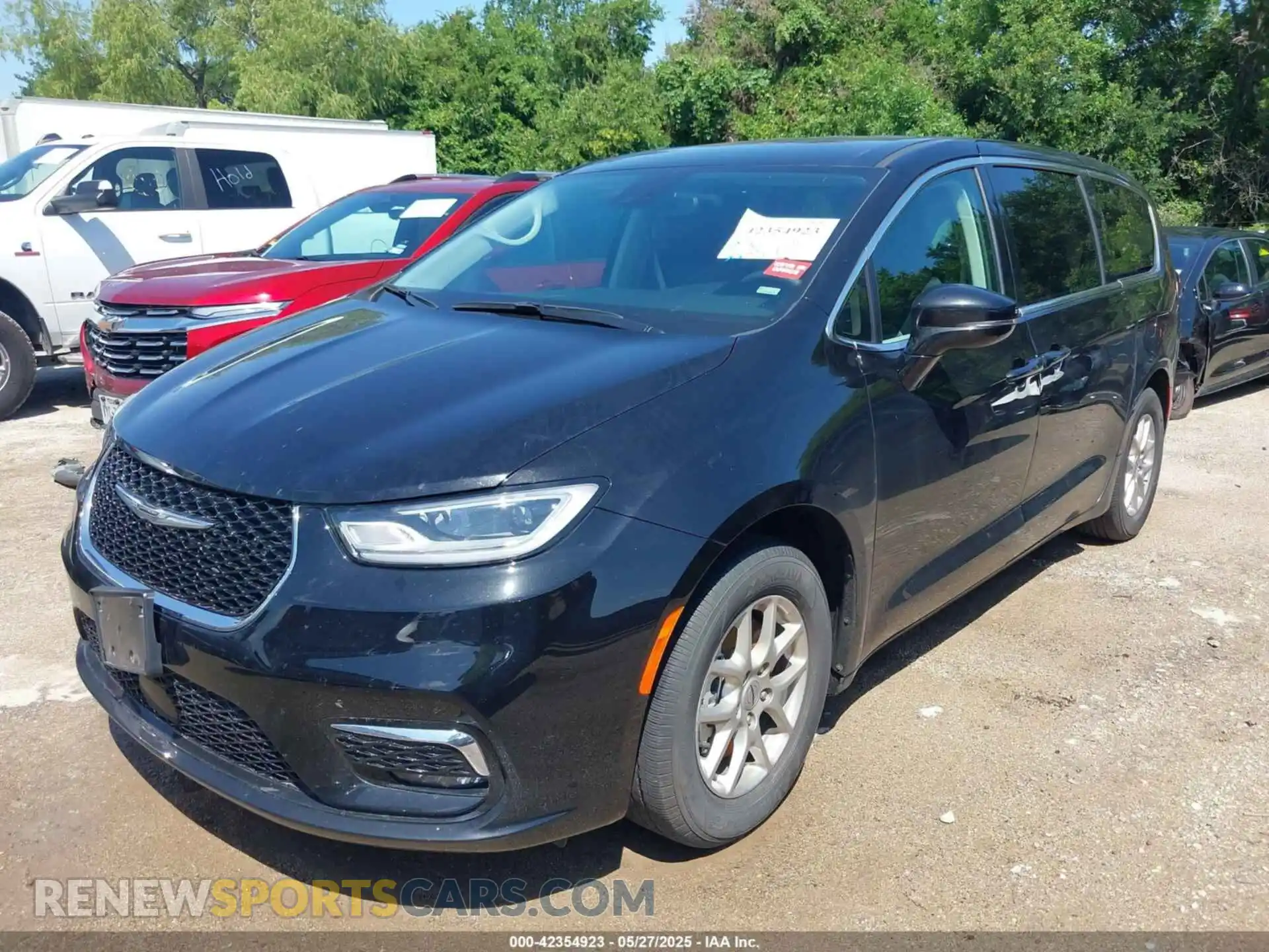 2 Photograph of a damaged car 2C4RC1BG8RR179678 CHRYSLER PACIFICA 2024