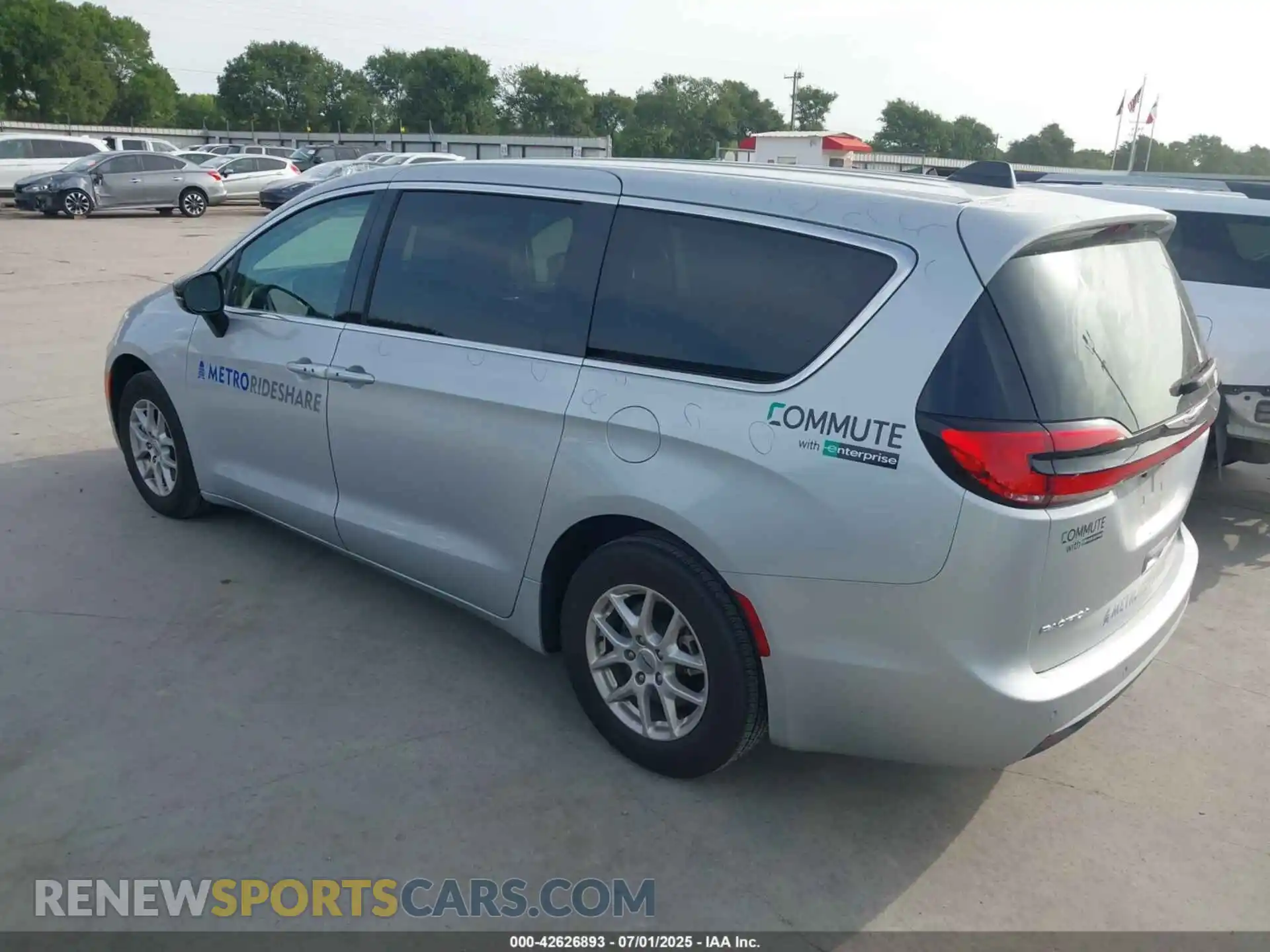3 Photograph of a damaged car 2C4RC1BG9RR163151 CHRYSLER PACIFICA 2024