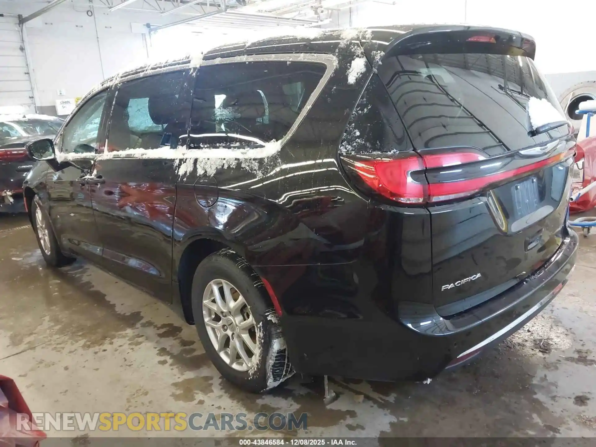 3 Photograph of a damaged car 2C4RC1BG9RR167863 CHRYSLER PACIFICA 2024