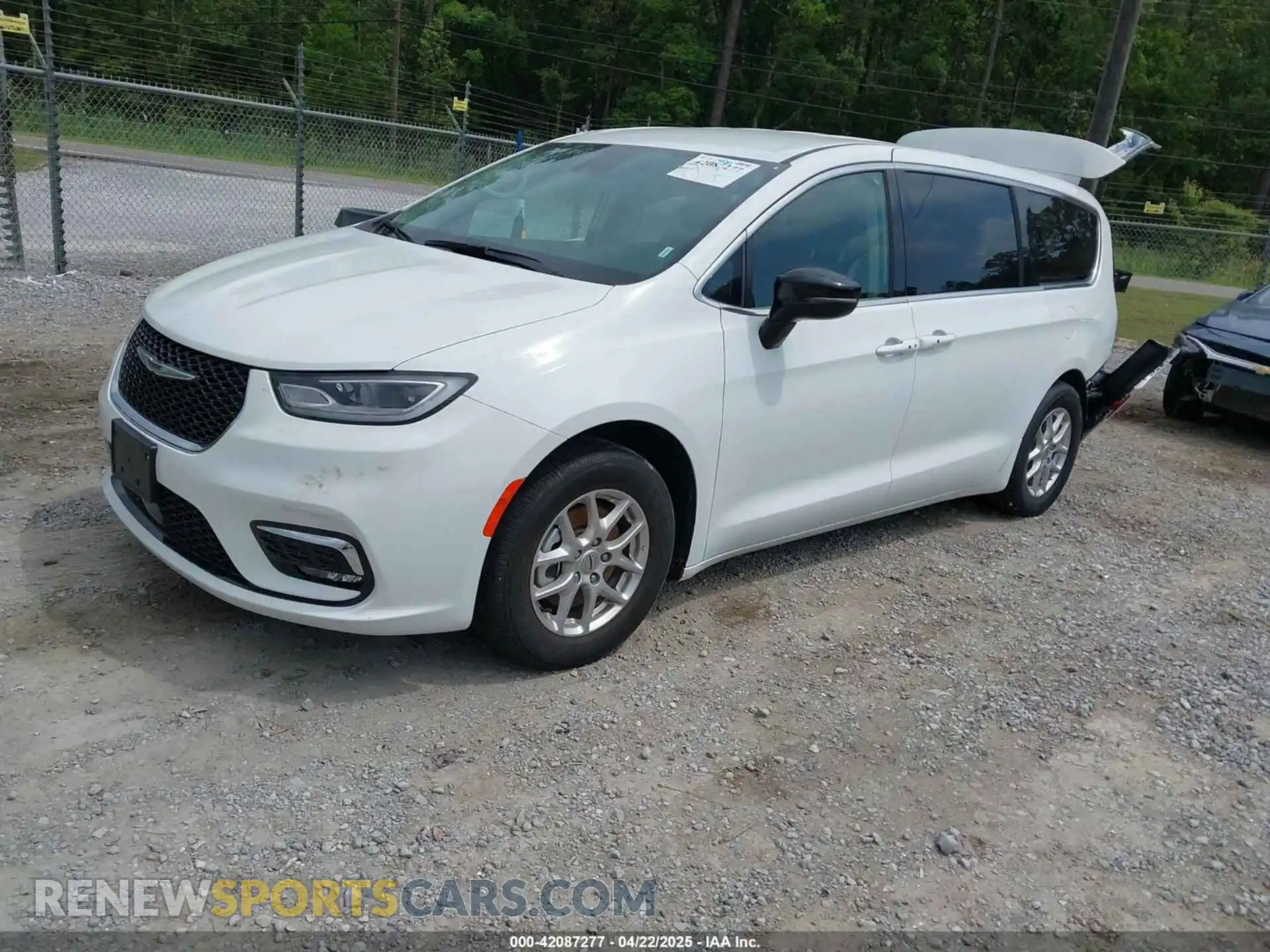 2 Photograph of a damaged car 2C4RC1BGXRR179925 CHRYSLER PACIFICA 2024