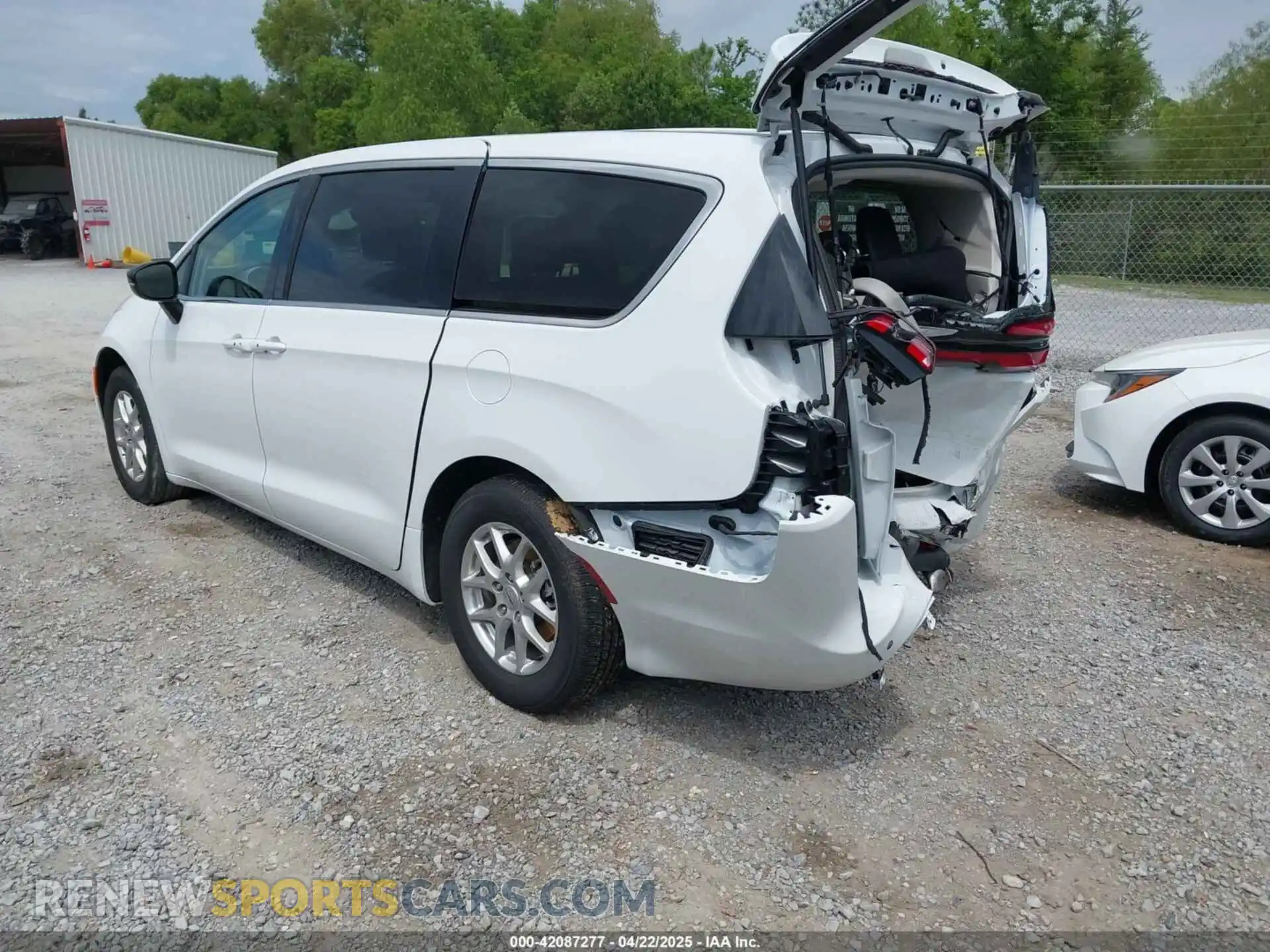 3 Photograph of a damaged car 2C4RC1BGXRR179925 CHRYSLER PACIFICA 2024