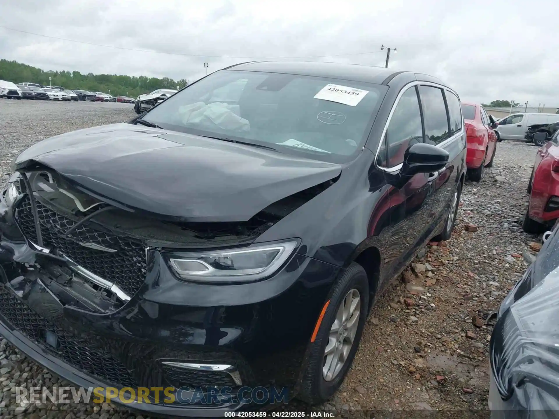 2 Photograph of a damaged car 2C4RC1FG6RR200439 CHRYSLER PACIFICA 2024