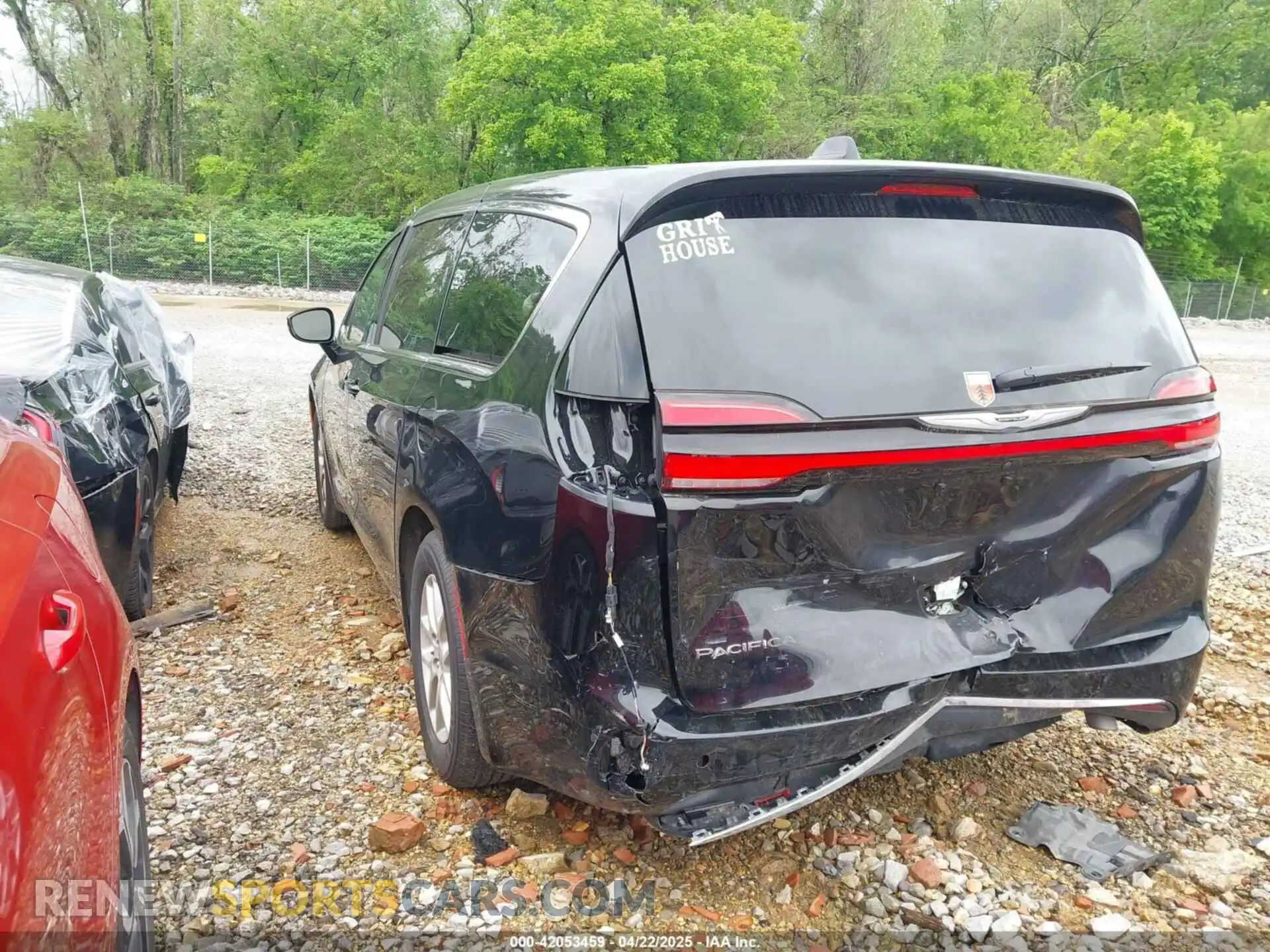 3 Photograph of a damaged car 2C4RC1FG6RR200439 CHRYSLER PACIFICA 2024