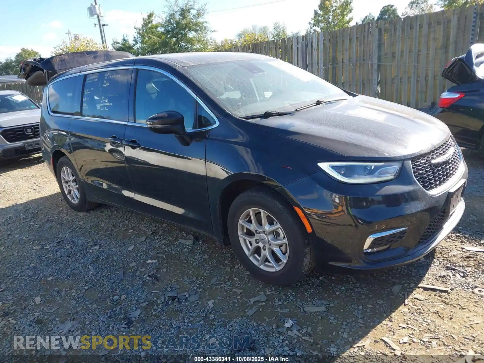 1 Photograph of a damaged car 2C4RC1FG7RR200420 CHRYSLER PACIFICA 2024