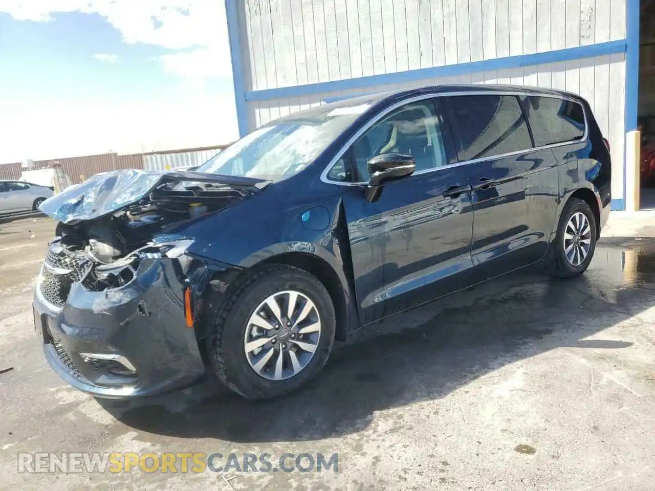 1 Photograph of a damaged car 2C4RC1S70RR102822 CHRYSLER PACIFICA 2024