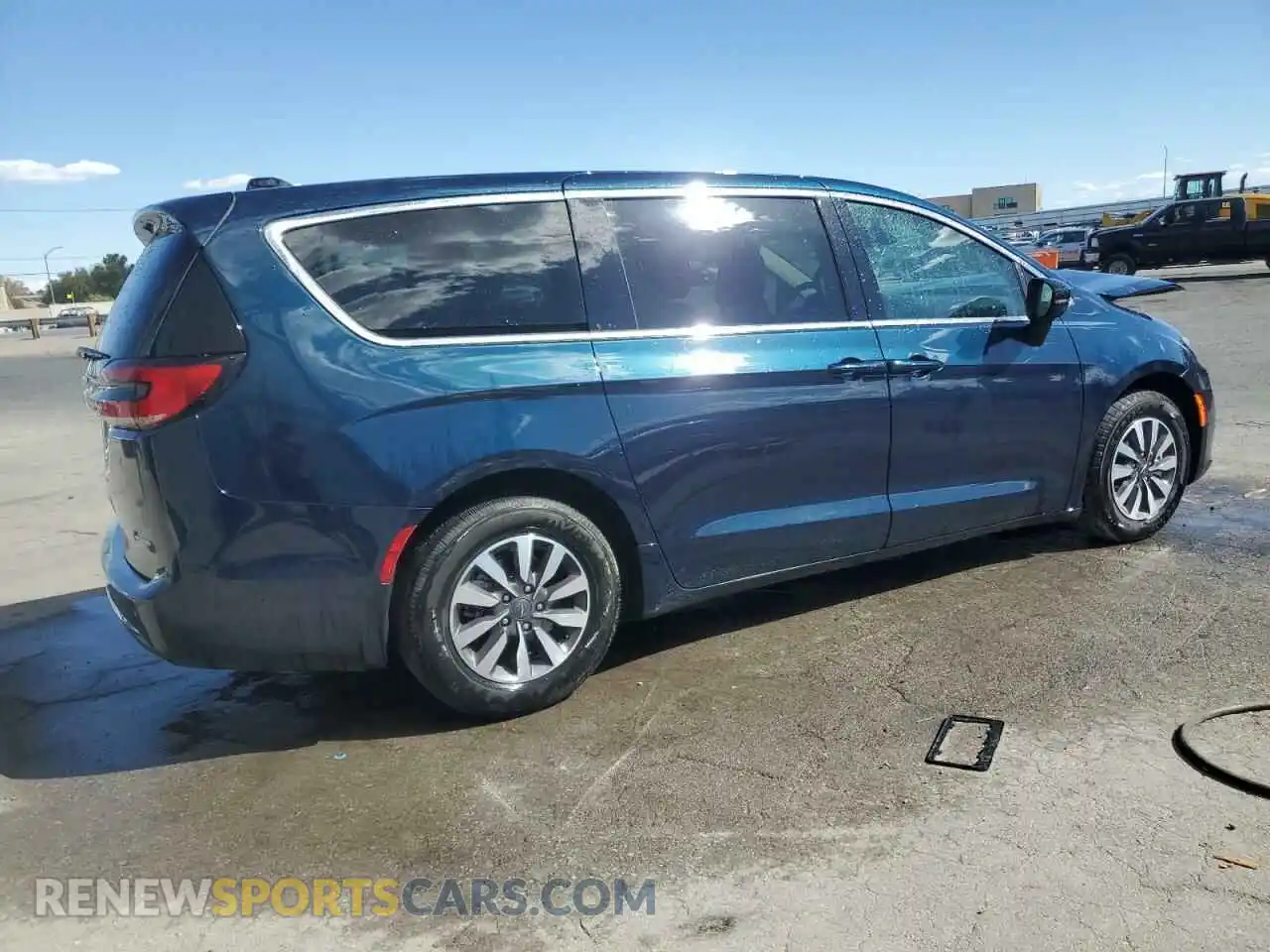 3 Photograph of a damaged car 2C4RC1S70RR102822 CHRYSLER PACIFICA 2024