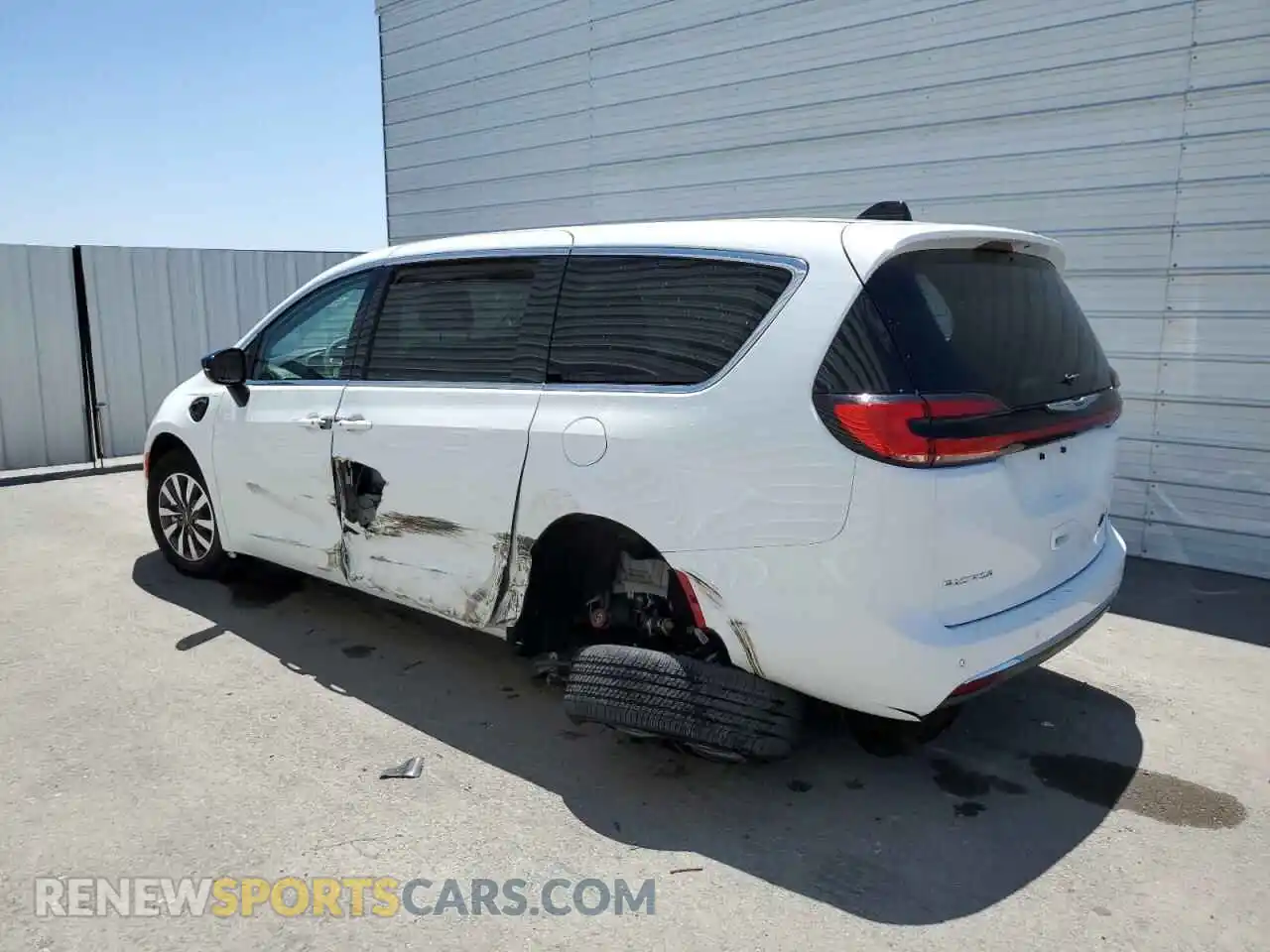 2 Photograph of a damaged car 2C4RC1S70RR117840 CHRYSLER PACIFICA 2024