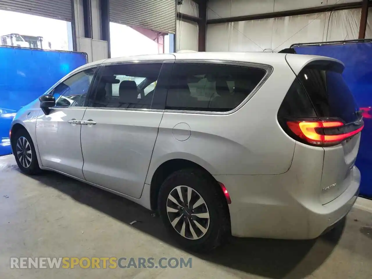 2 Photograph of a damaged car 2C4RC1S70RR177813 CHRYSLER PACIFICA 2024