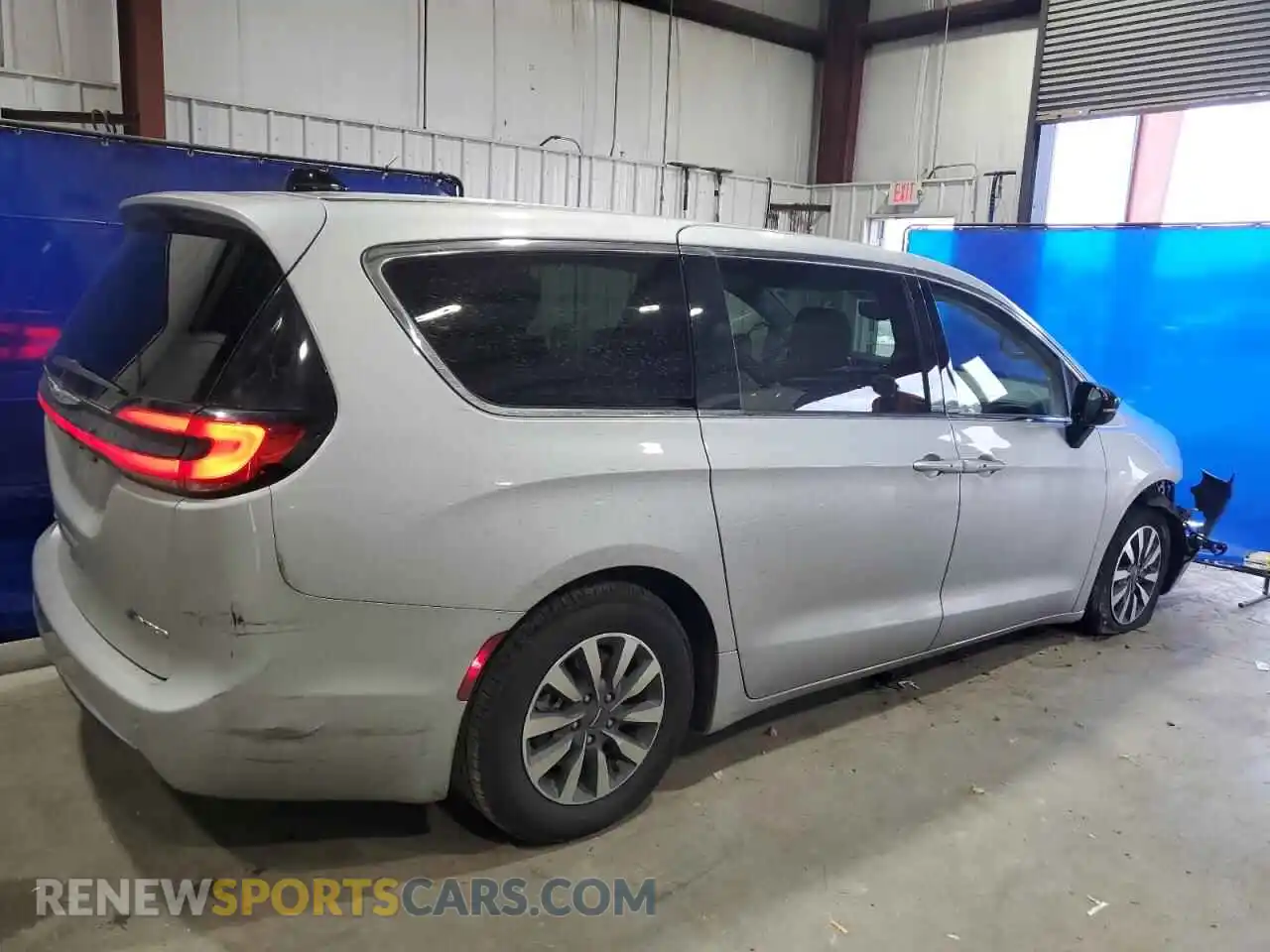 3 Photograph of a damaged car 2C4RC1S70RR177813 CHRYSLER PACIFICA 2024