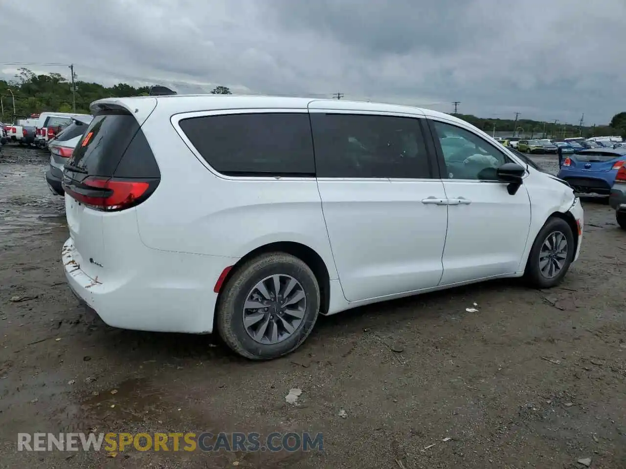 3 Photograph of a damaged car 2C4RC1S71RR121699 CHRYSLER PACIFICA 2024