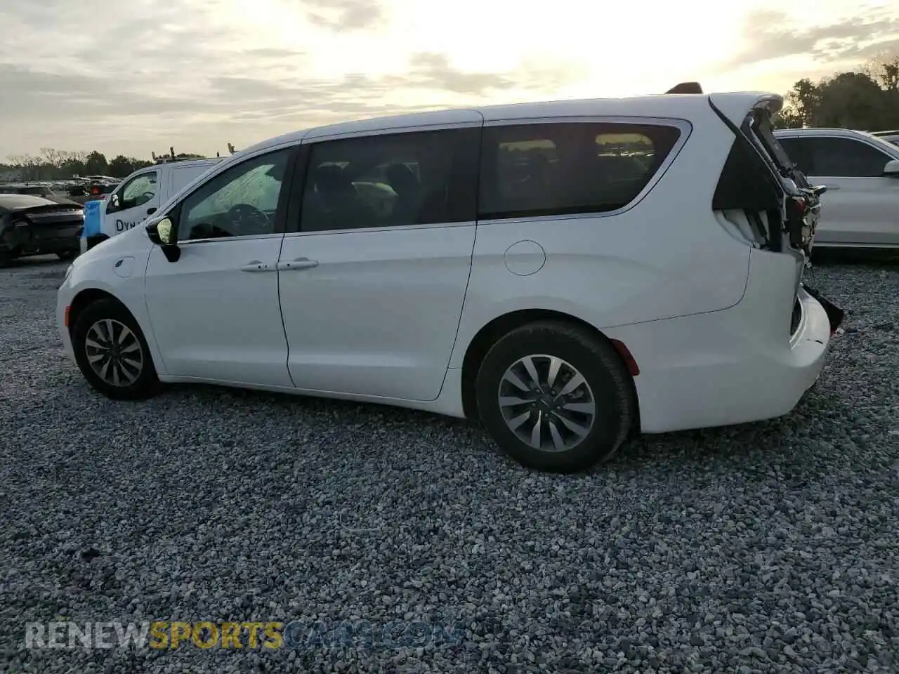 2 Photograph of a damaged car 2C4RC1S71RR127289 CHRYSLER PACIFICA 2024