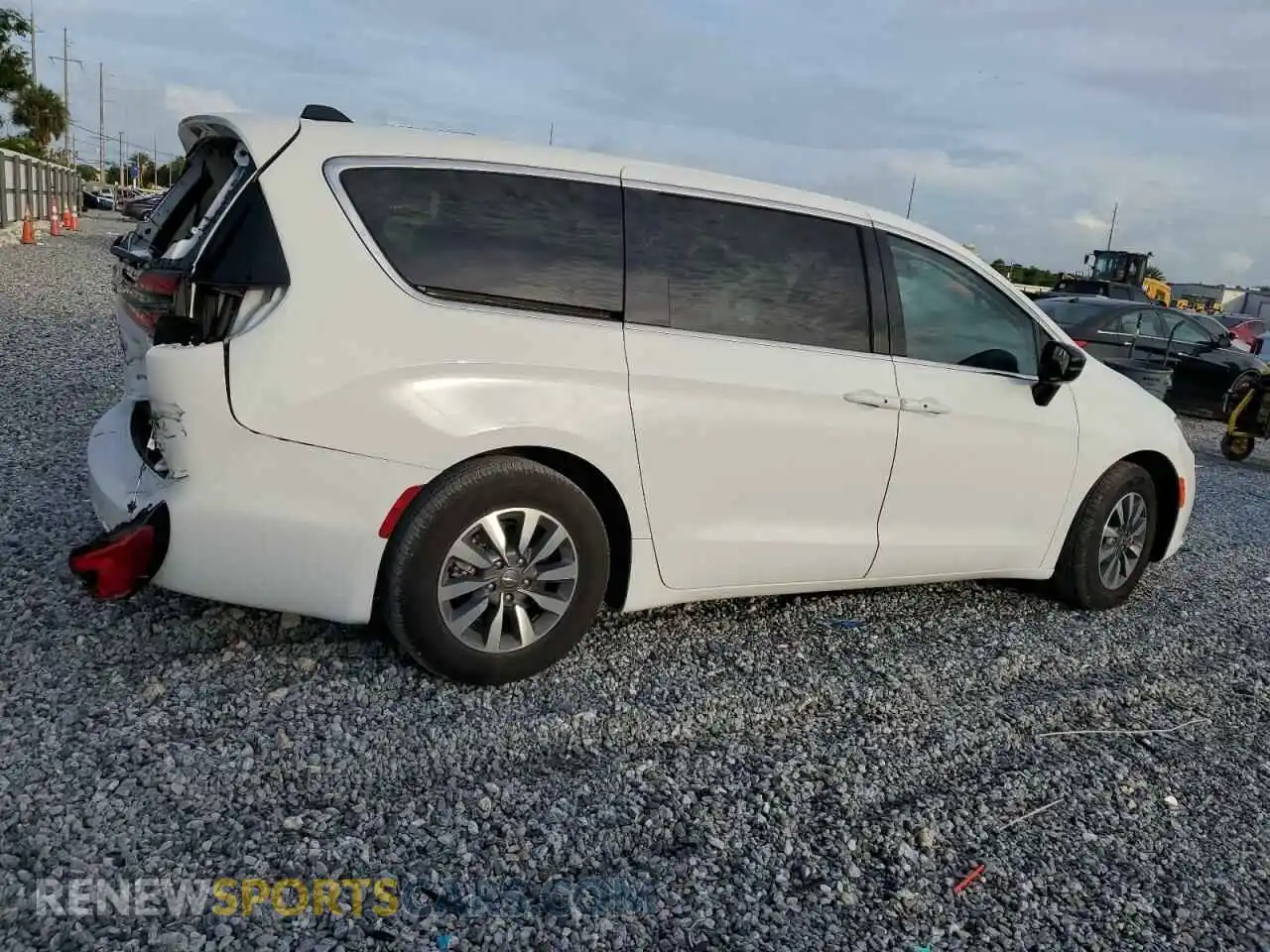 3 Photograph of a damaged car 2C4RC1S71RR127289 CHRYSLER PACIFICA 2024