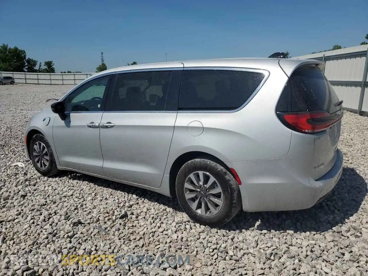2 Photograph of a damaged car 2C4RC1S71RR141547 CHRYSLER PACIFICA 2024