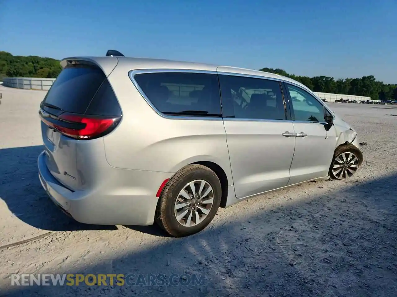 3 Photograph of a damaged car 2C4RC1S72RR147468 CHRYSLER PACIFICA 2024