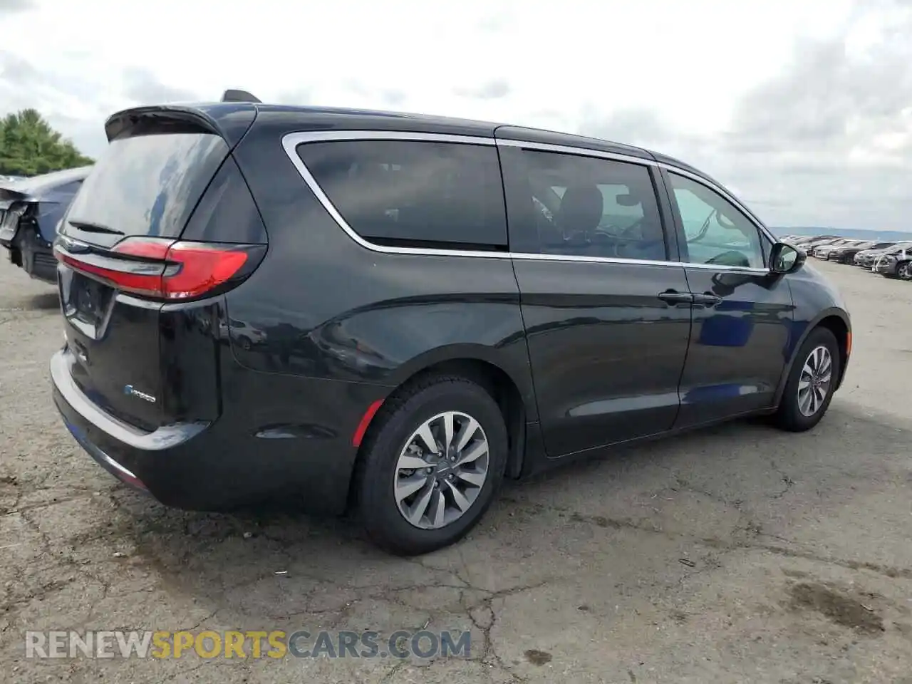 3 Photograph of a damaged car 2C4RC1S73RR102846 CHRYSLER PACIFICA 2024