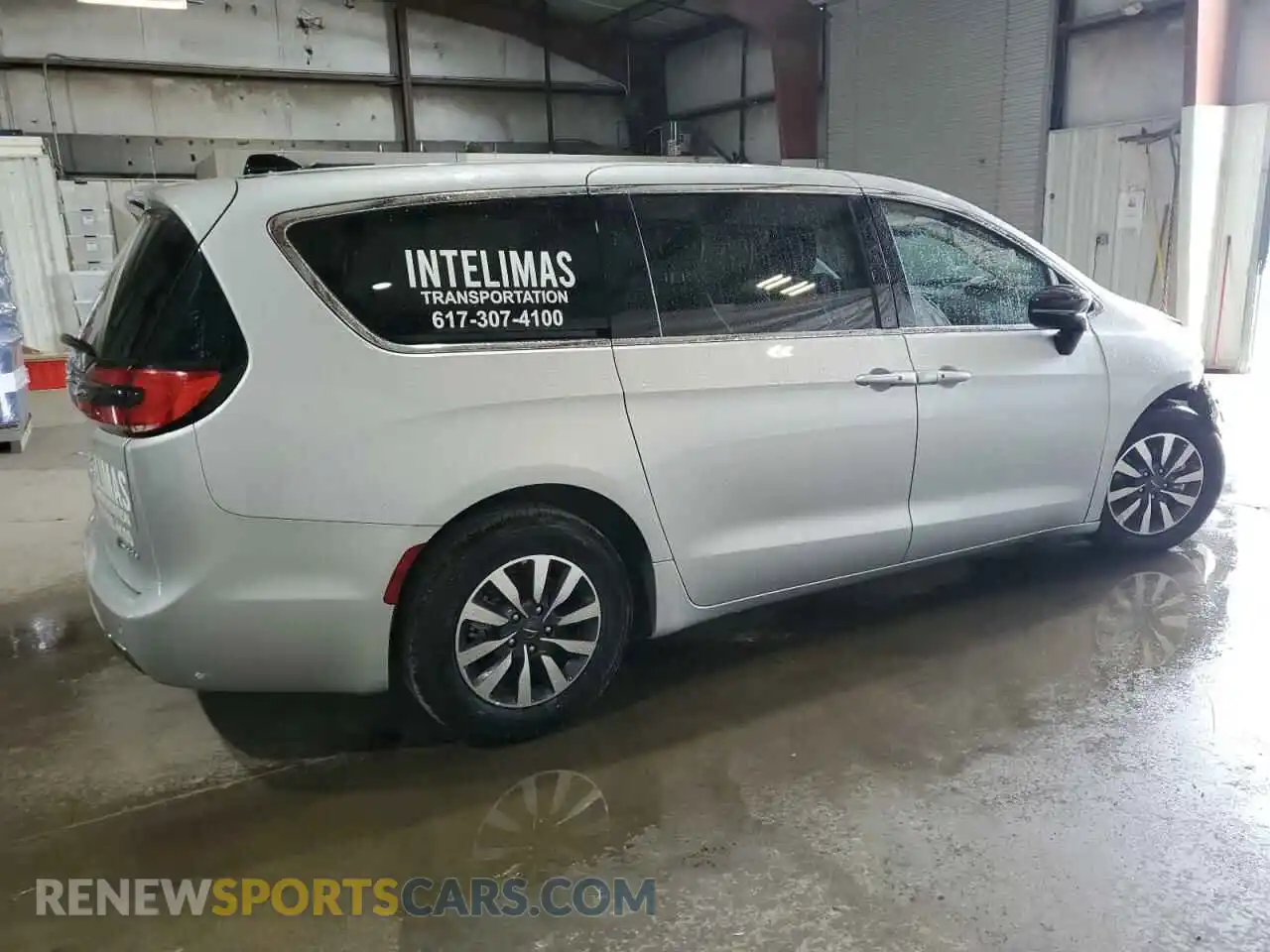 3 Photograph of a damaged car 2C4RC1S74RR156818 CHRYSLER PACIFICA 2024