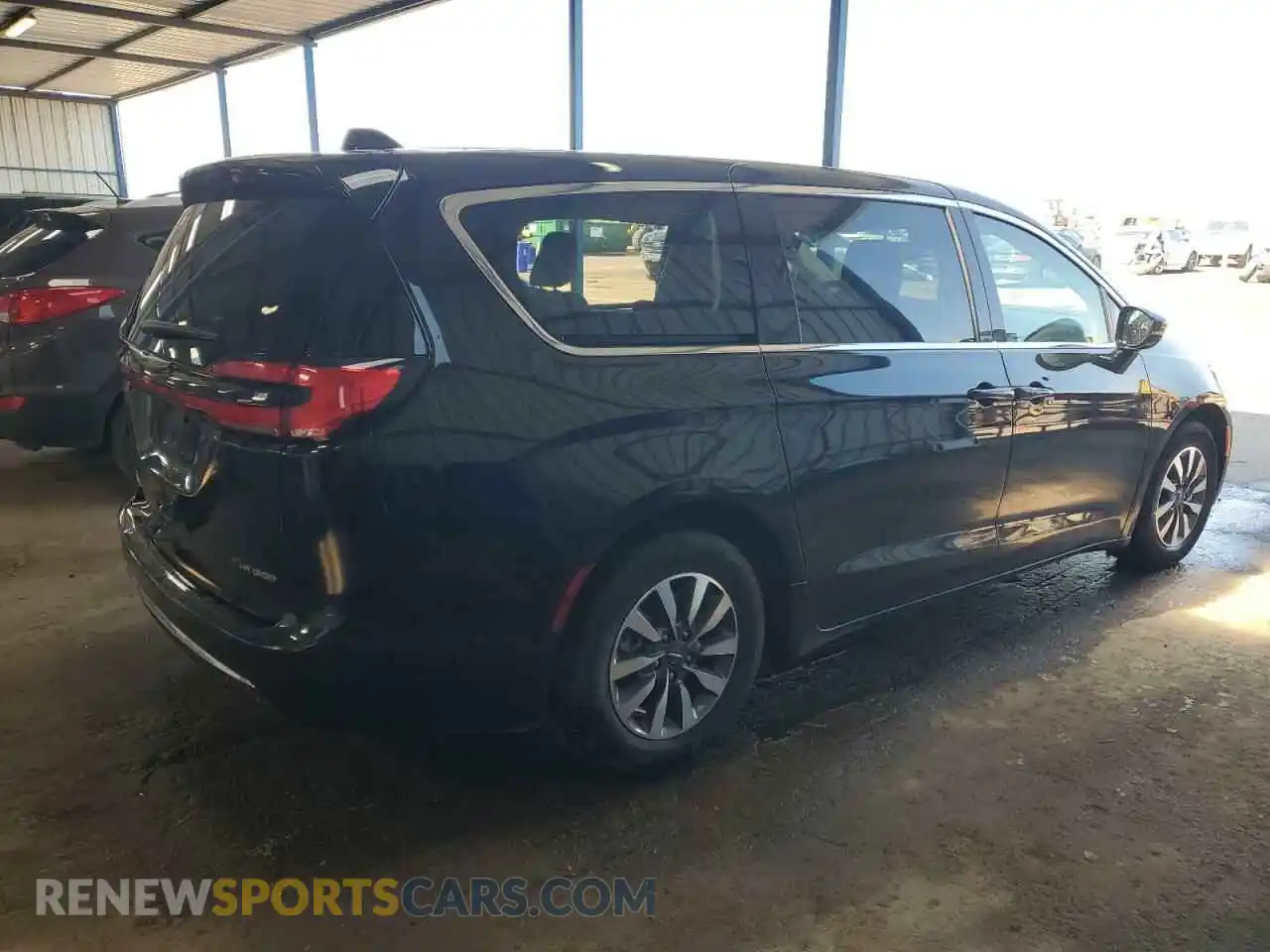 3 Photograph of a damaged car 2C4RC1S74RR166734 CHRYSLER PACIFICA 2024
