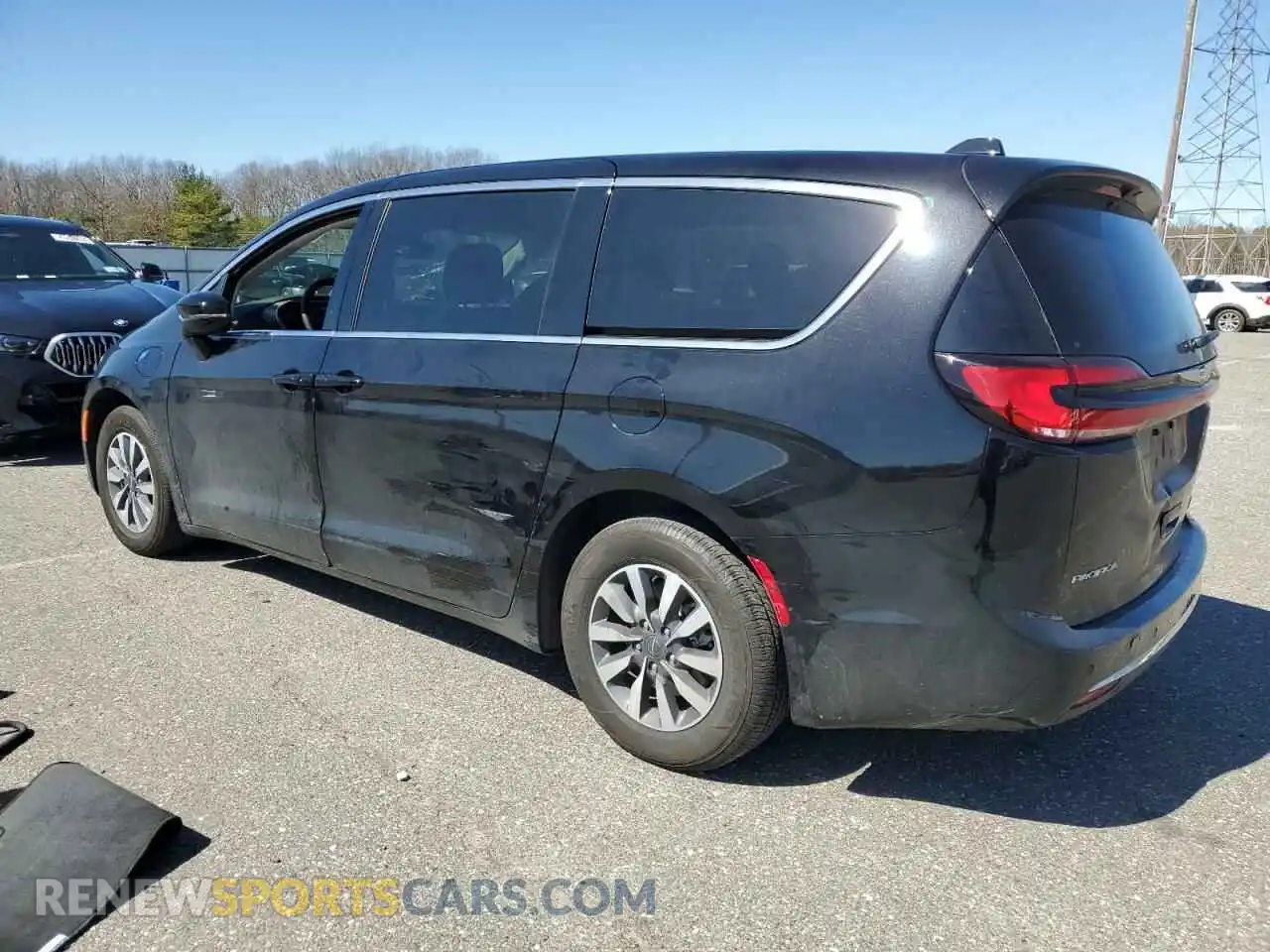 2 Photograph of a damaged car 2C4RC1S76RR157114 CHRYSLER PACIFICA 2024