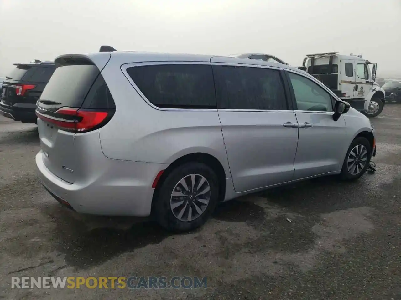 3 Photograph of a damaged car 2C4RC1S78RR134286 CHRYSLER PACIFICA 2024