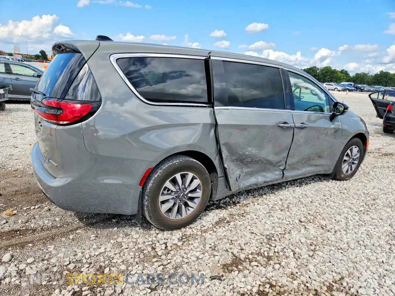 3 Photograph of a damaged car 2C4RC1S78RR202537 CHRYSLER PACIFICA 2024