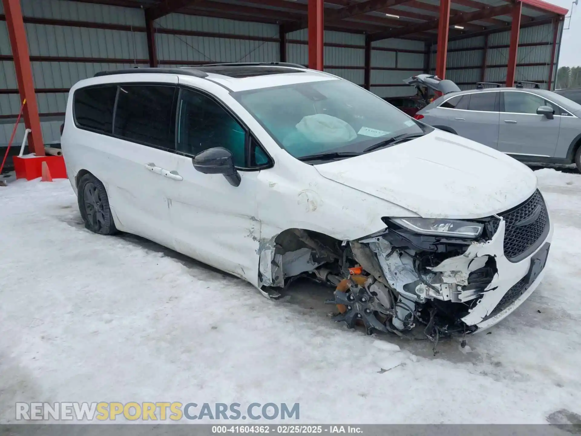 1 Photograph of a damaged car 2C4RC3BG0RR127795 CHRYSLER PACIFICA 2024